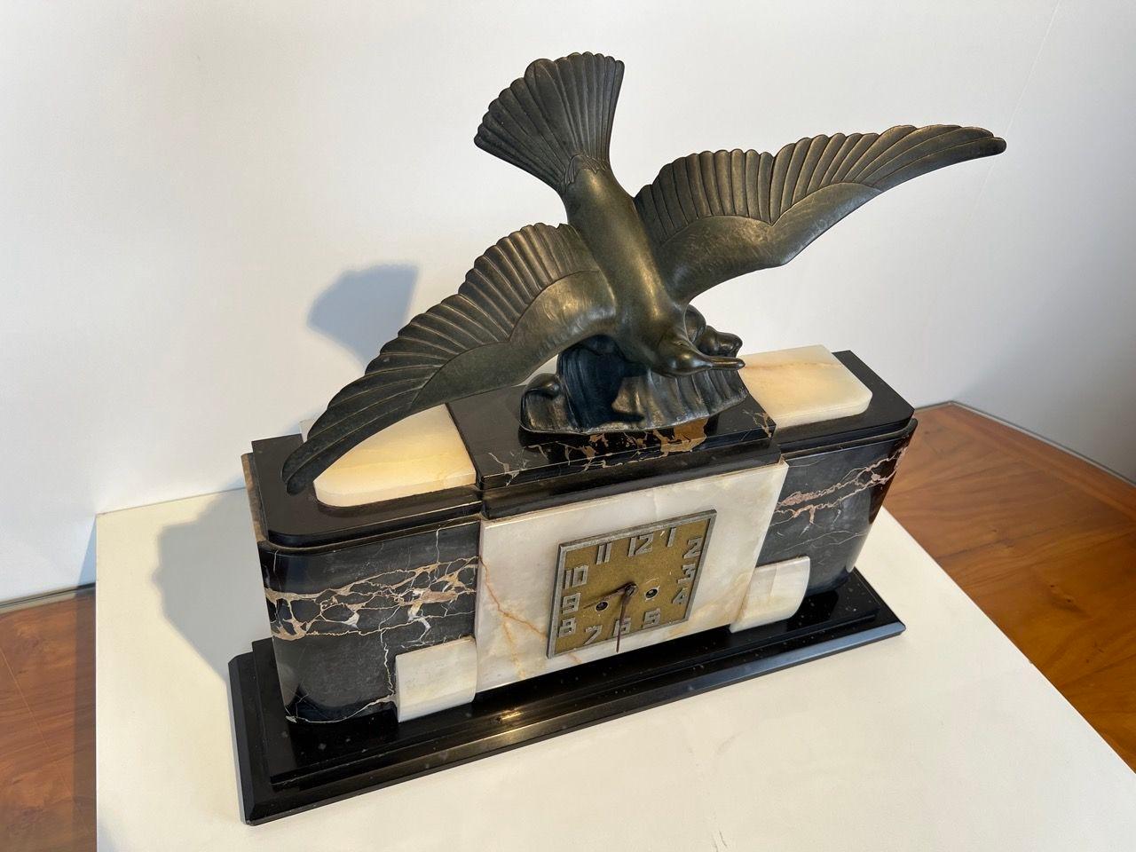 Art Deco Mantel Clock with Bird Sculpture, Marble, France circa 1930 For Sale 2