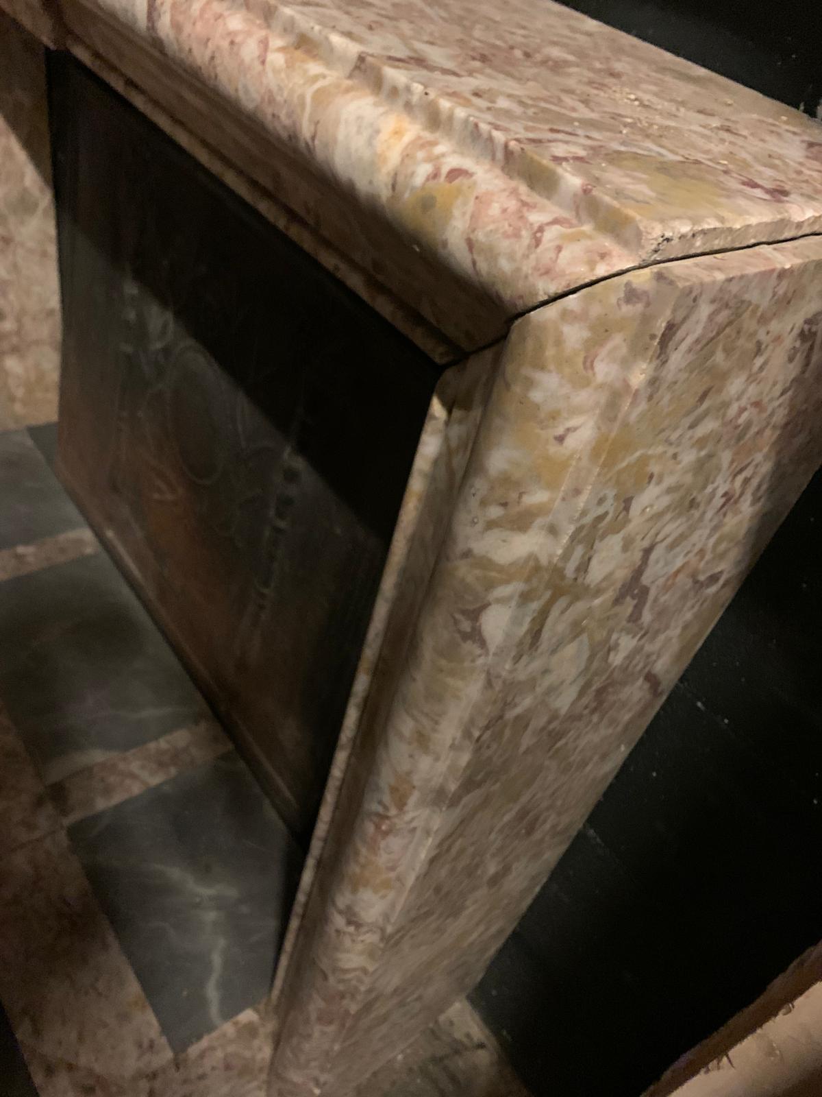Art Deco mantle fireplace in Peach blossom marble, Italy For Sale 8