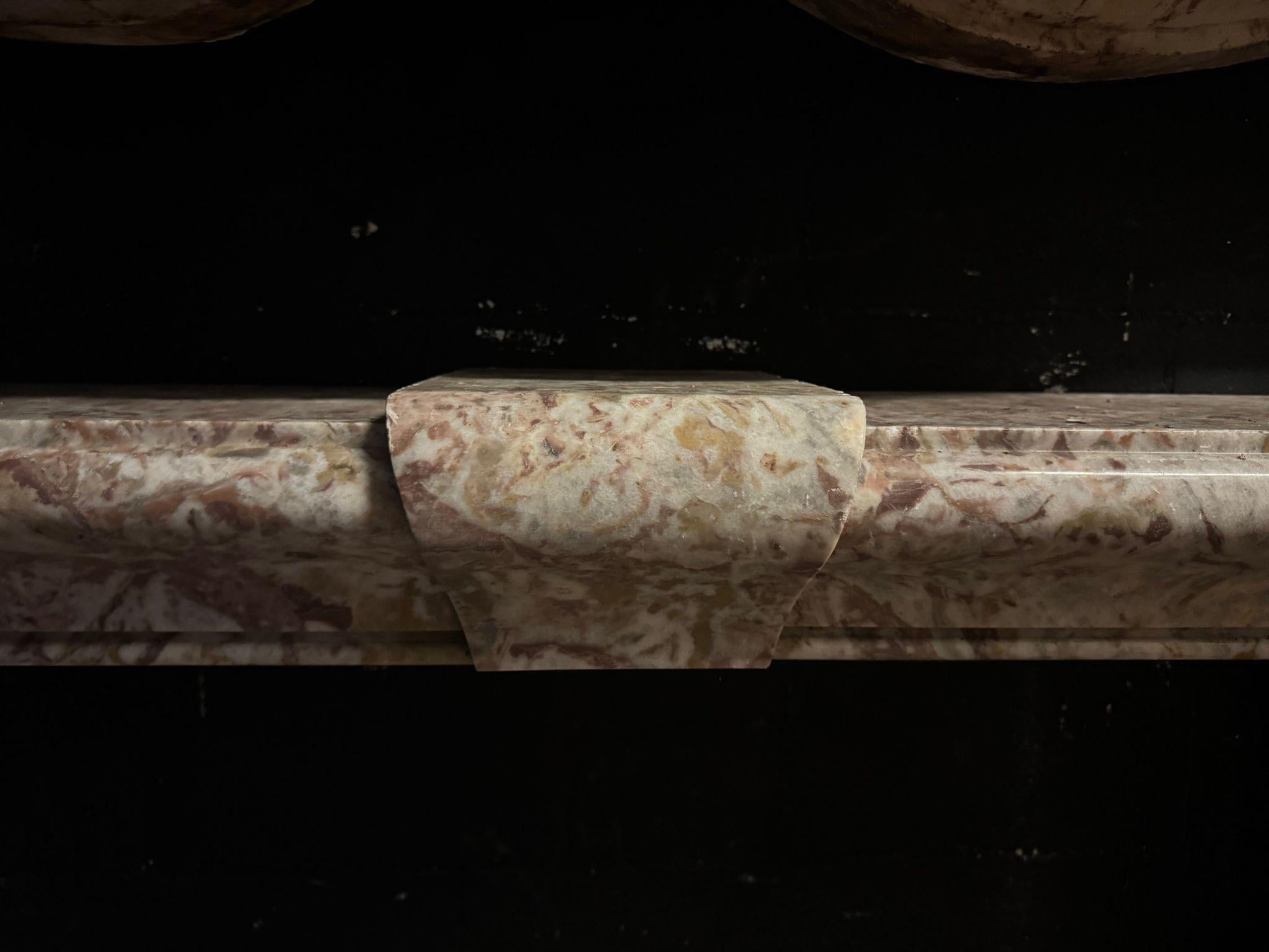 Art Deco mantle fireplace in Peach blossom marble, Italy For Sale 2