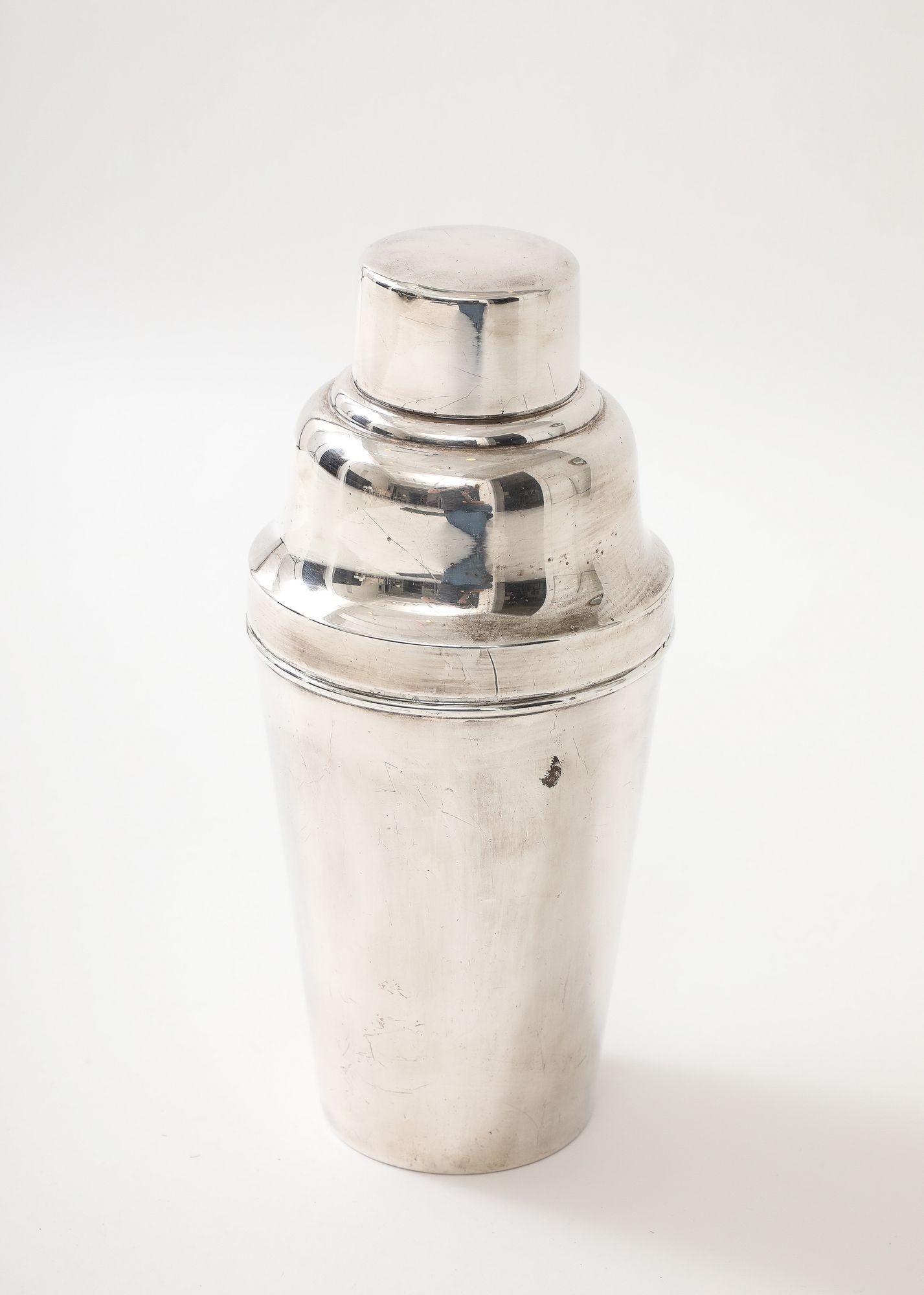 Women's or Men's Art Deco Mappin and Webb Large 2 Pint Cocktail Shaker For Sale