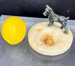 Cendrier ou porte-bijoux Terrier Art Déco en marbre et bronze