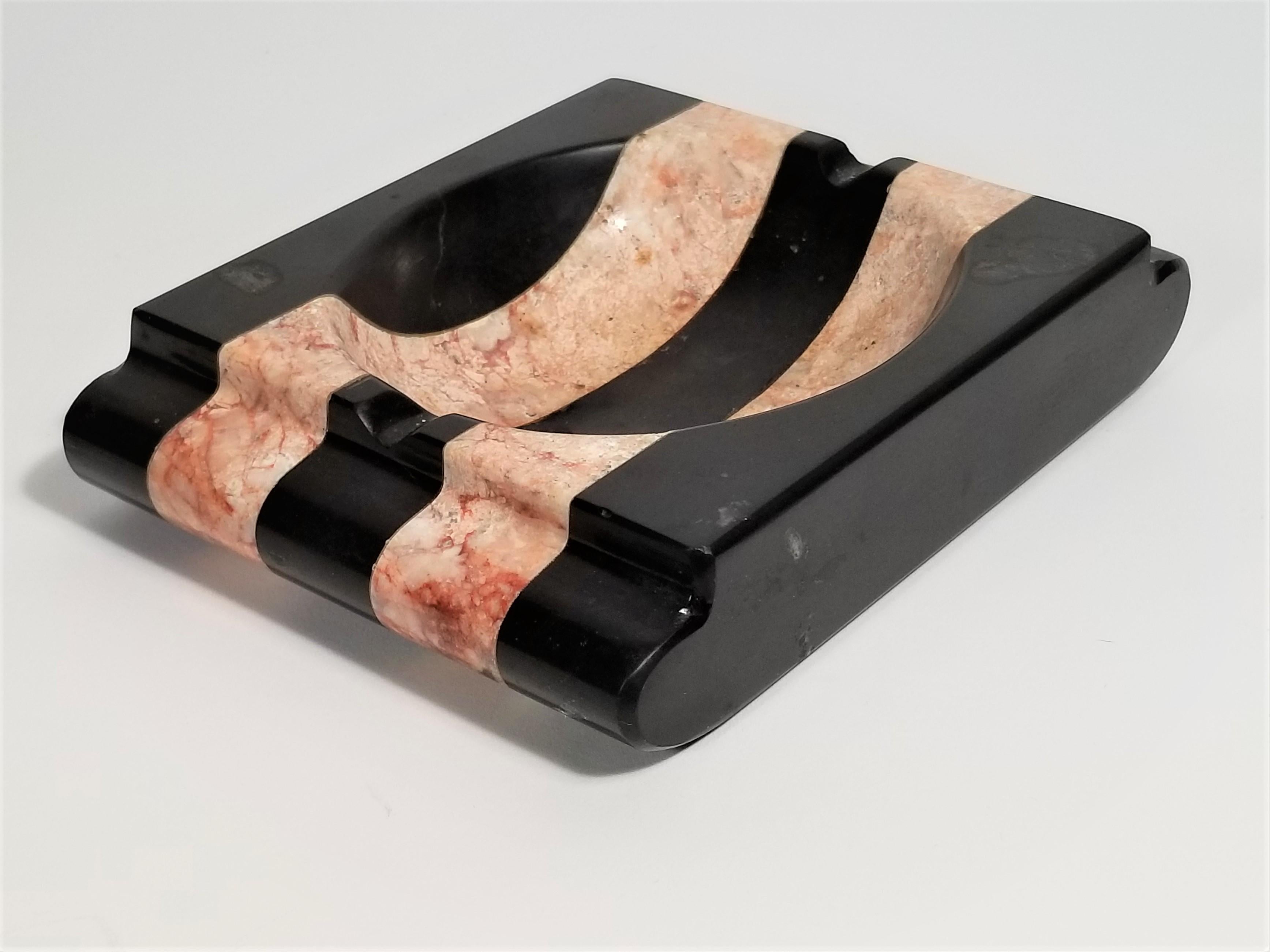 Art Deco Aschenbecher aus Marmor im Zustand „Gut“ in New York, NY