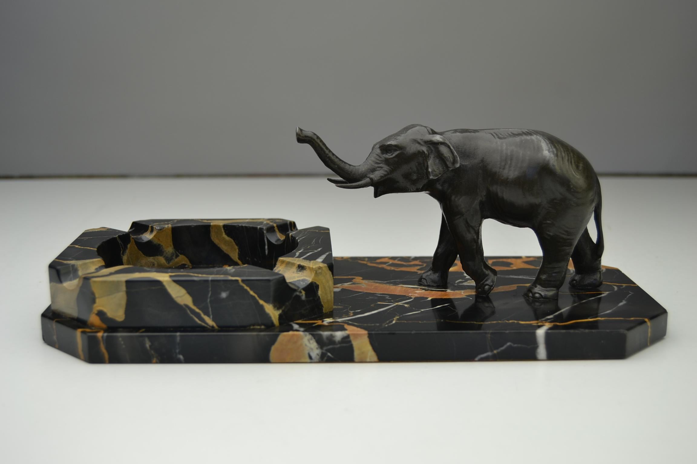 Art Deco Marble Ashtray with Elephant Figurine on Italian Marble Base 10