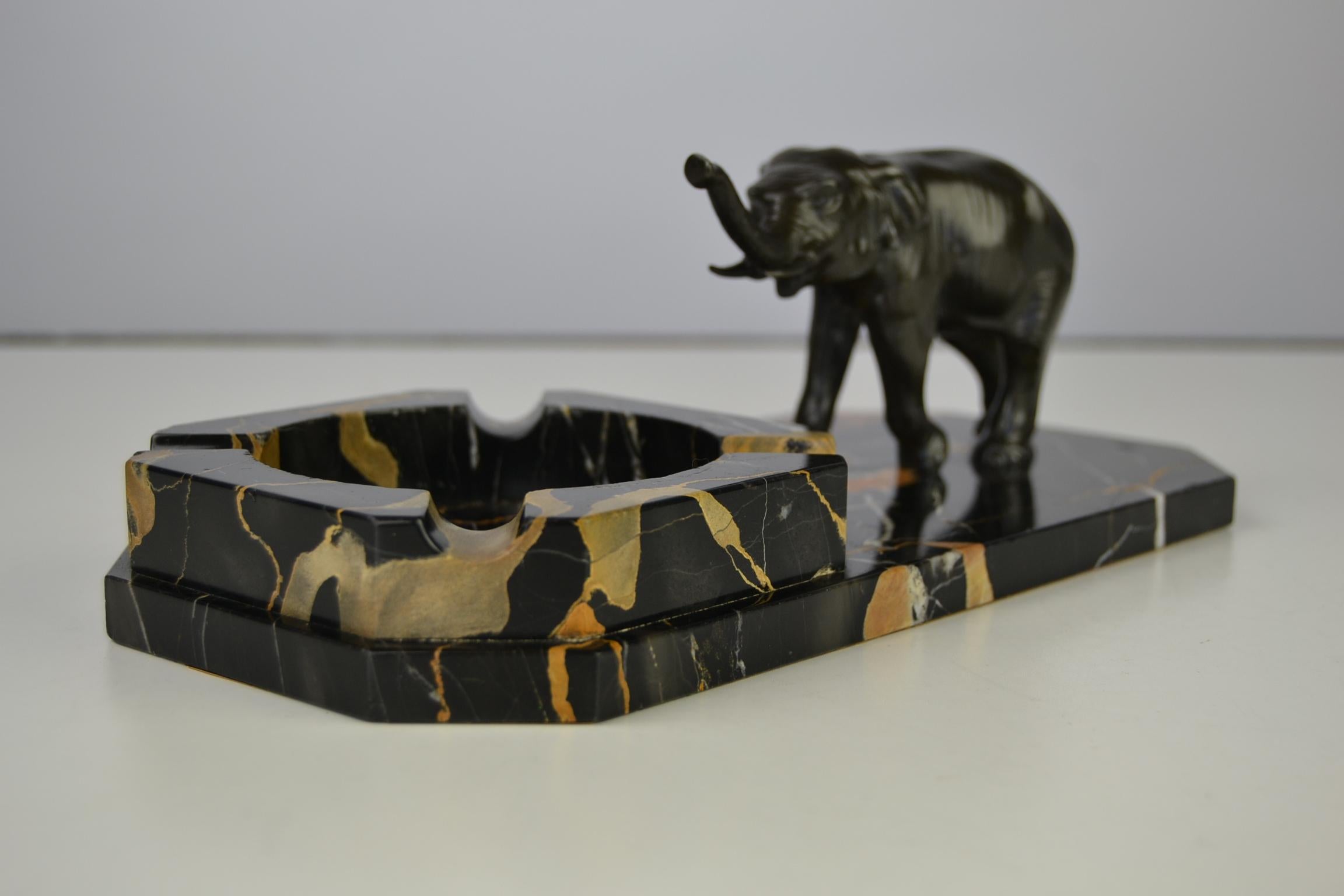 Art Deco Marble Ashtray with Elephant Figurine on Italian Marble Base 1