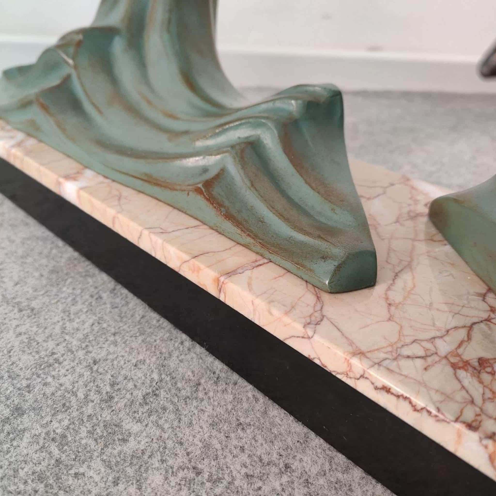 Art Deco Marmor Bronze Möwen Tier-Skulptur Dekorativ, Frankreich, 30er Jahre (Französisch) im Angebot