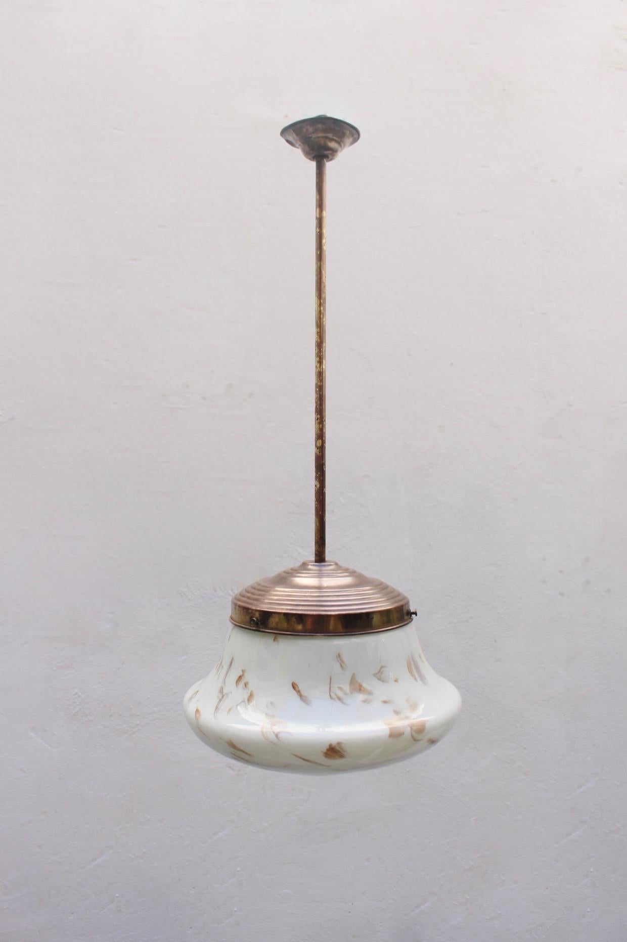 Art Deco Marble Glass and Brass Pendant Spanish Lamp, 1930s In Good Condition For Sale In Valencia, Valencia