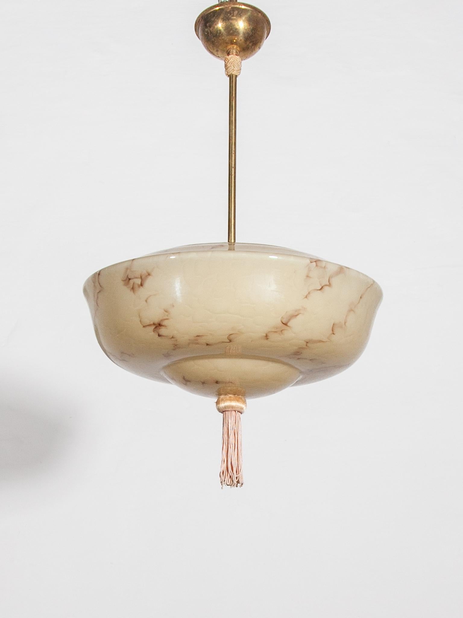 Lampada a sospensione in vetro di marmo Art Deco in vendita 5