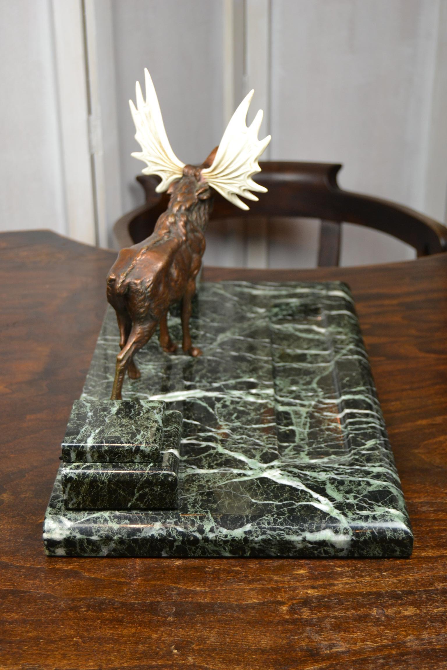 Inkwell with Bronze Moose, Ashtray and Ink Dryer, Art Deco, Europe In Good Condition For Sale In Antwerp, BE