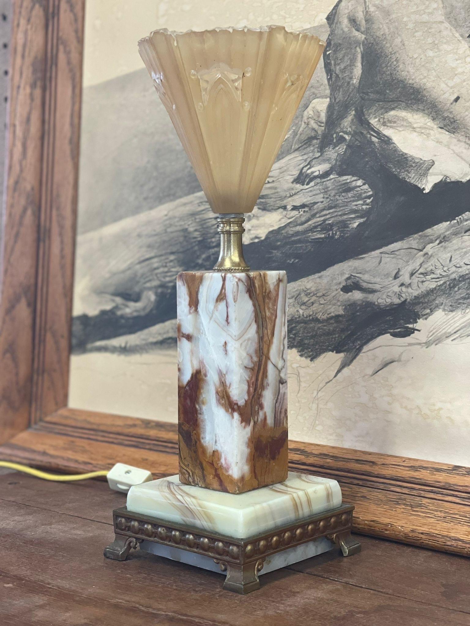 Art Deco Marmor Lampe  (Ende des 20. Jahrhunderts) im Angebot