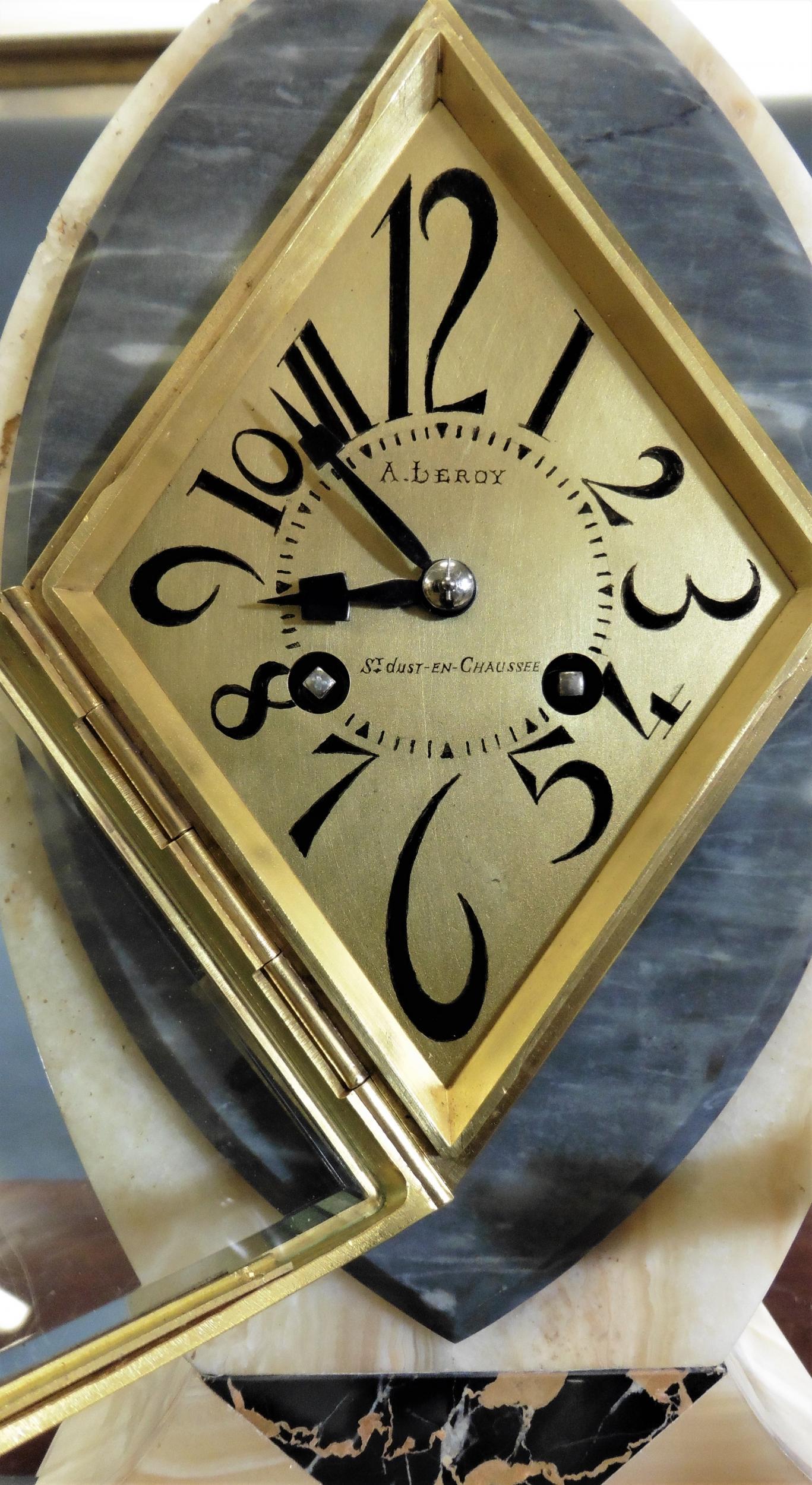 Art Deco Marble Mantel Clock For Sale 2