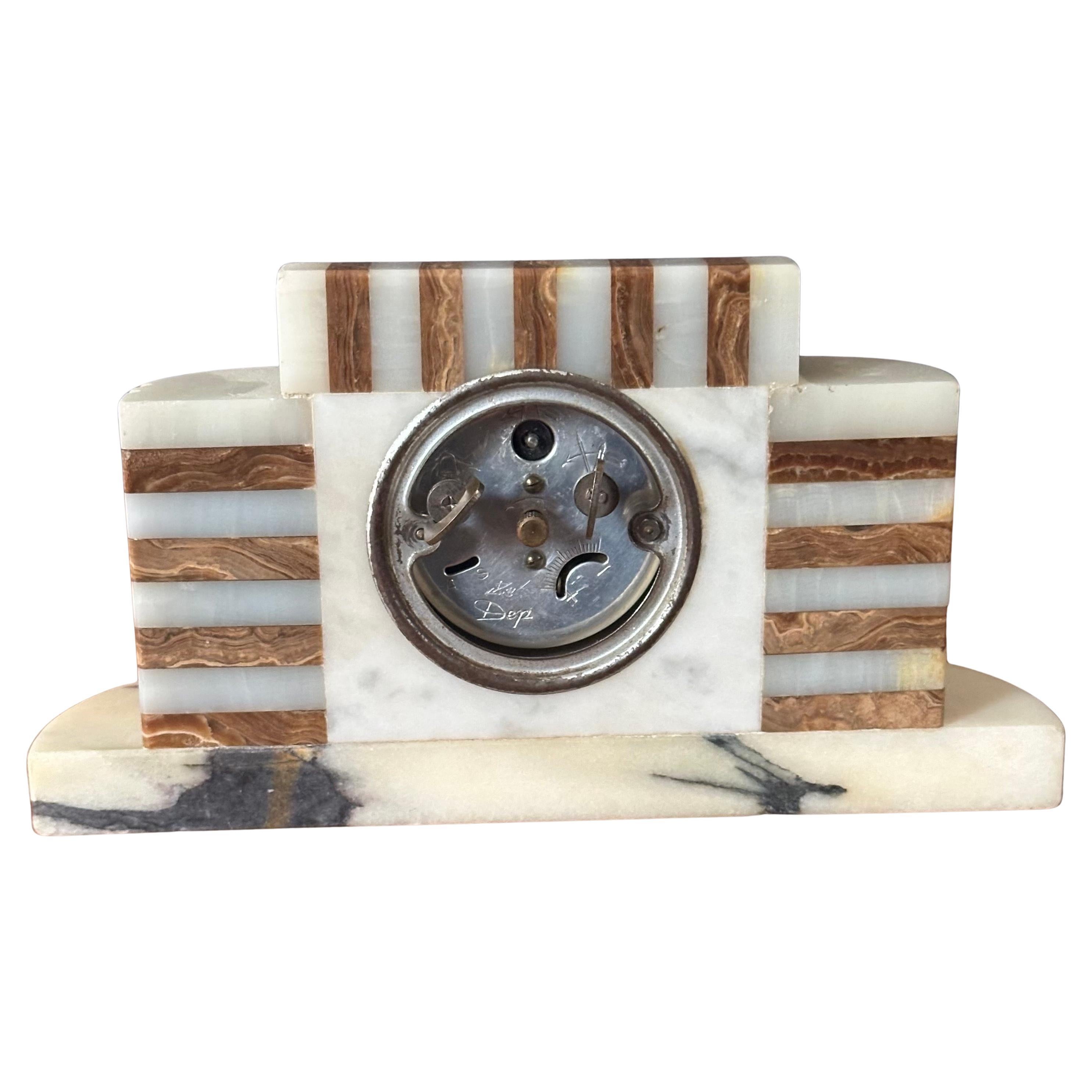 Art Deco Marmor & Onyx Wind Up Tischuhr von DEP of France (Französisch) im Angebot