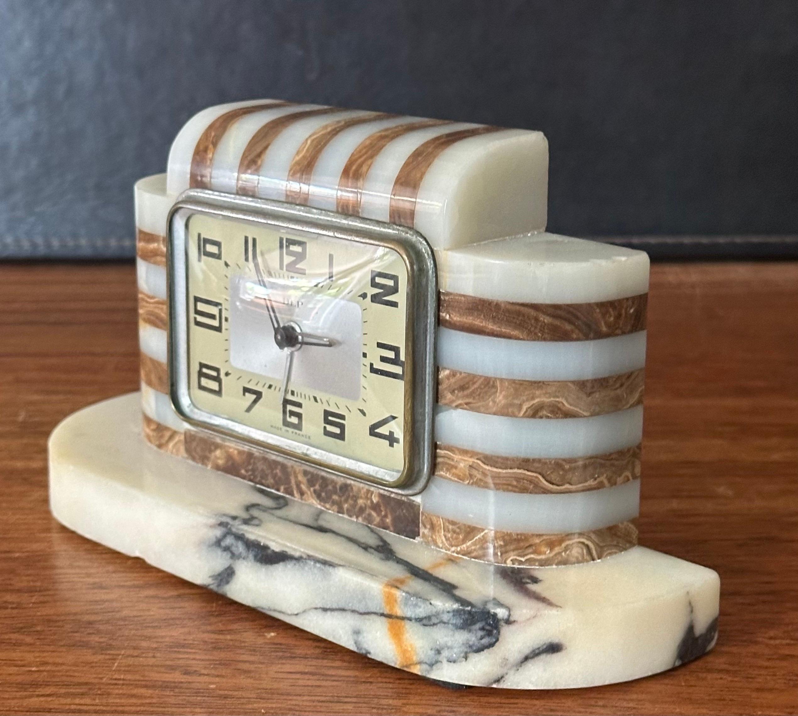 Art Deco Marmor & Onyx Wind Up Tischuhr von DEP of France im Angebot 1