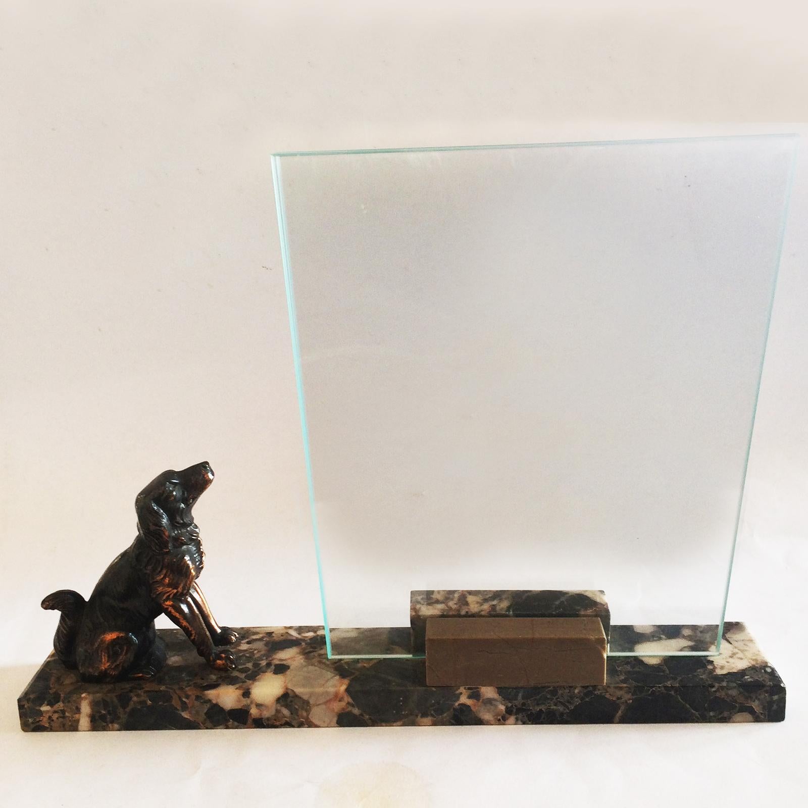 Art Deco Marble Photo Frame with Spaniel Dog In Excellent Condition For Sale In Daylesford, Victoria