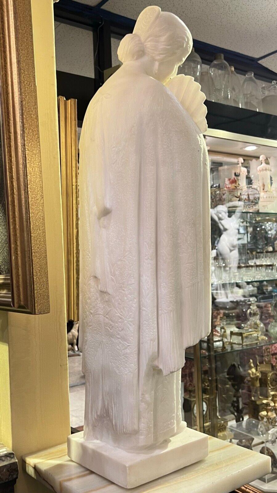 Art Deco  marble statue of a Japanese Geisha by Armand Martial (1884-1960) In Good Condition In New York, NY