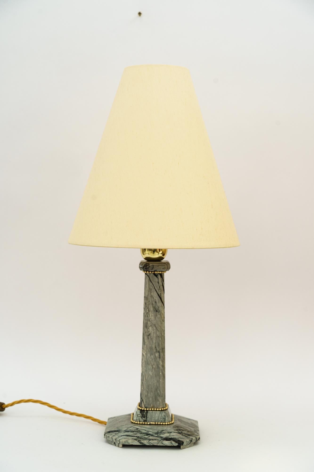 parts of a table lamp