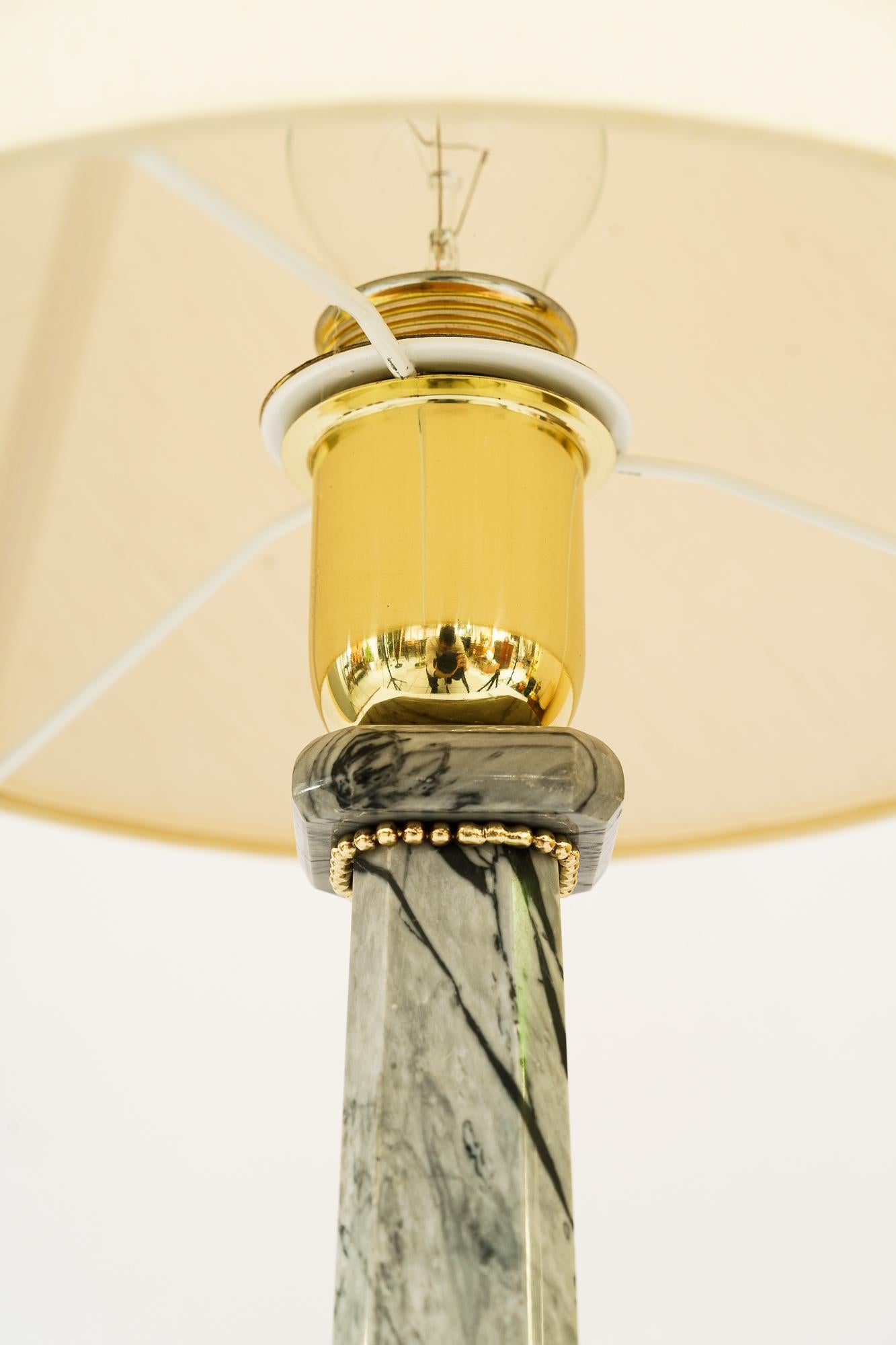 Art Deco Marble Table lamp with brass parts and fabric shade vienna around 1920s In Good Condition For Sale In Wien, AT