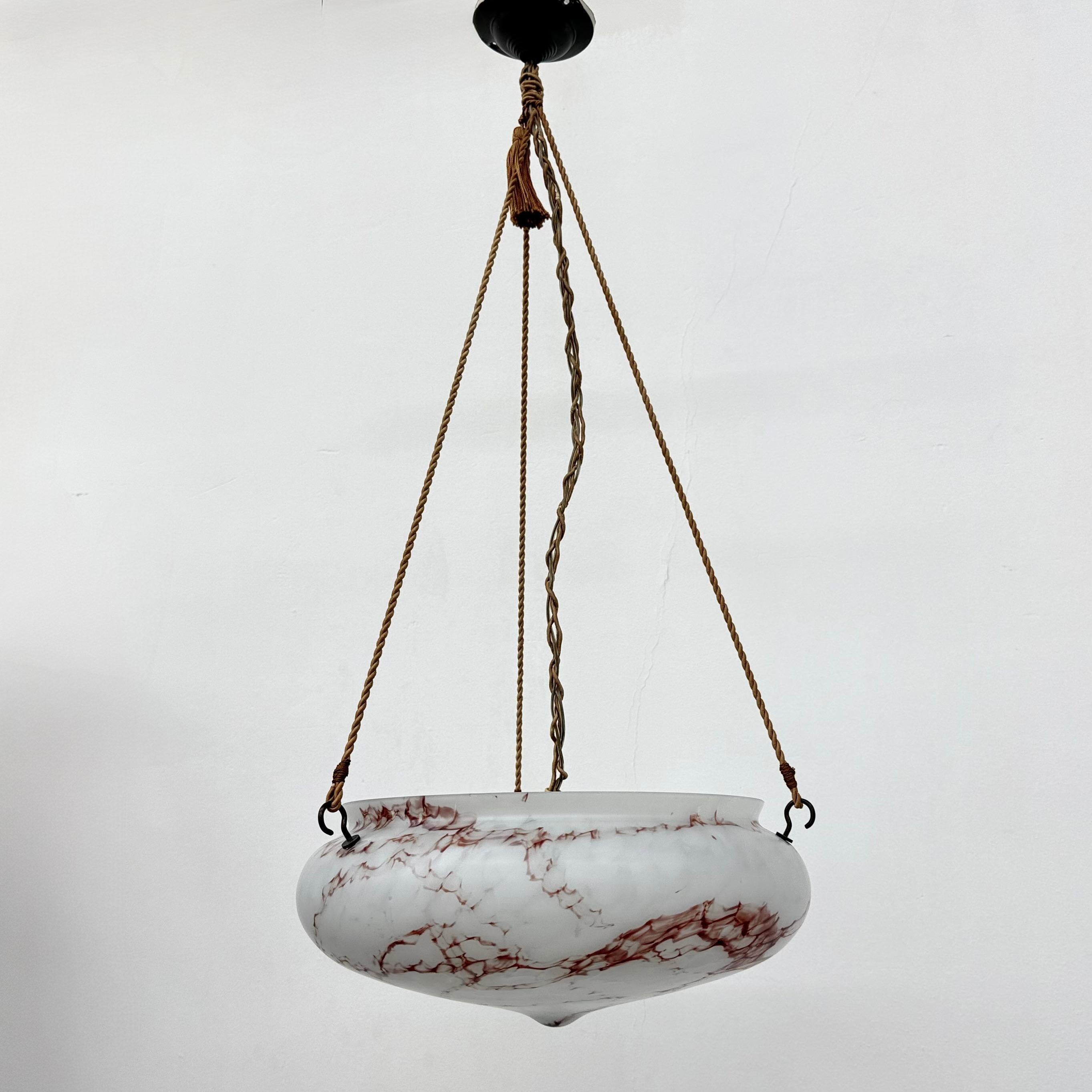 Lampada a sospensione in vetro marmorizzato Art déco, anni '50 in vendita 3