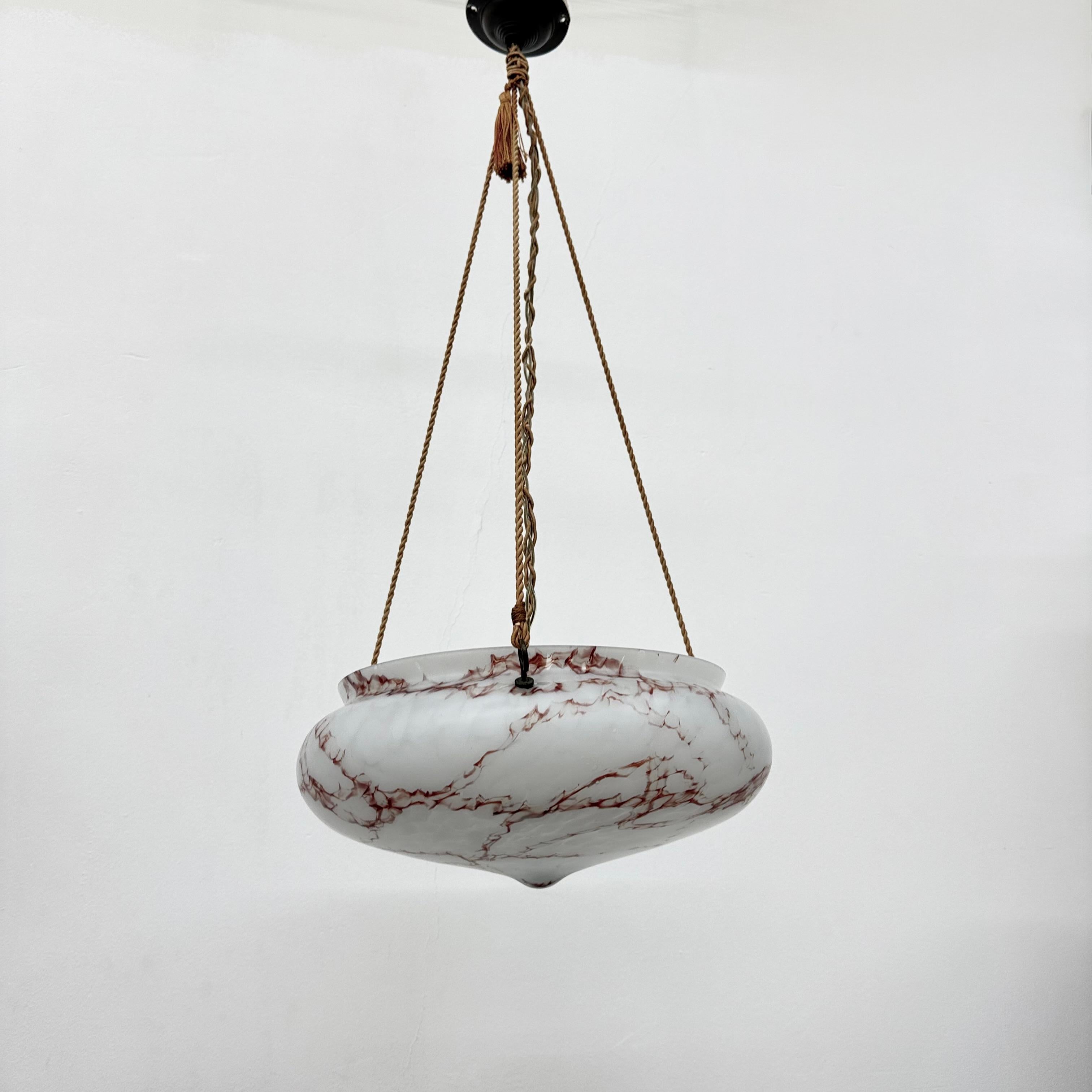 Lampada a sospensione in vetro marmorizzato Art déco, anni '50 in vendita 10