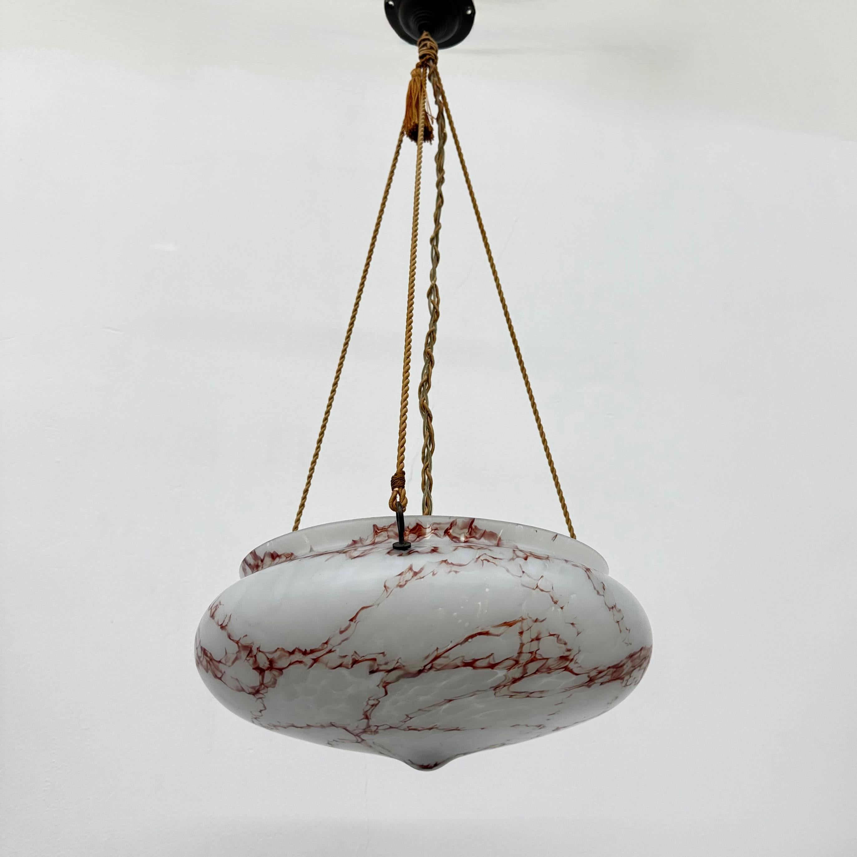 Lampada a sospensione in vetro marmorizzato Art déco, anni '50 in vendita 11