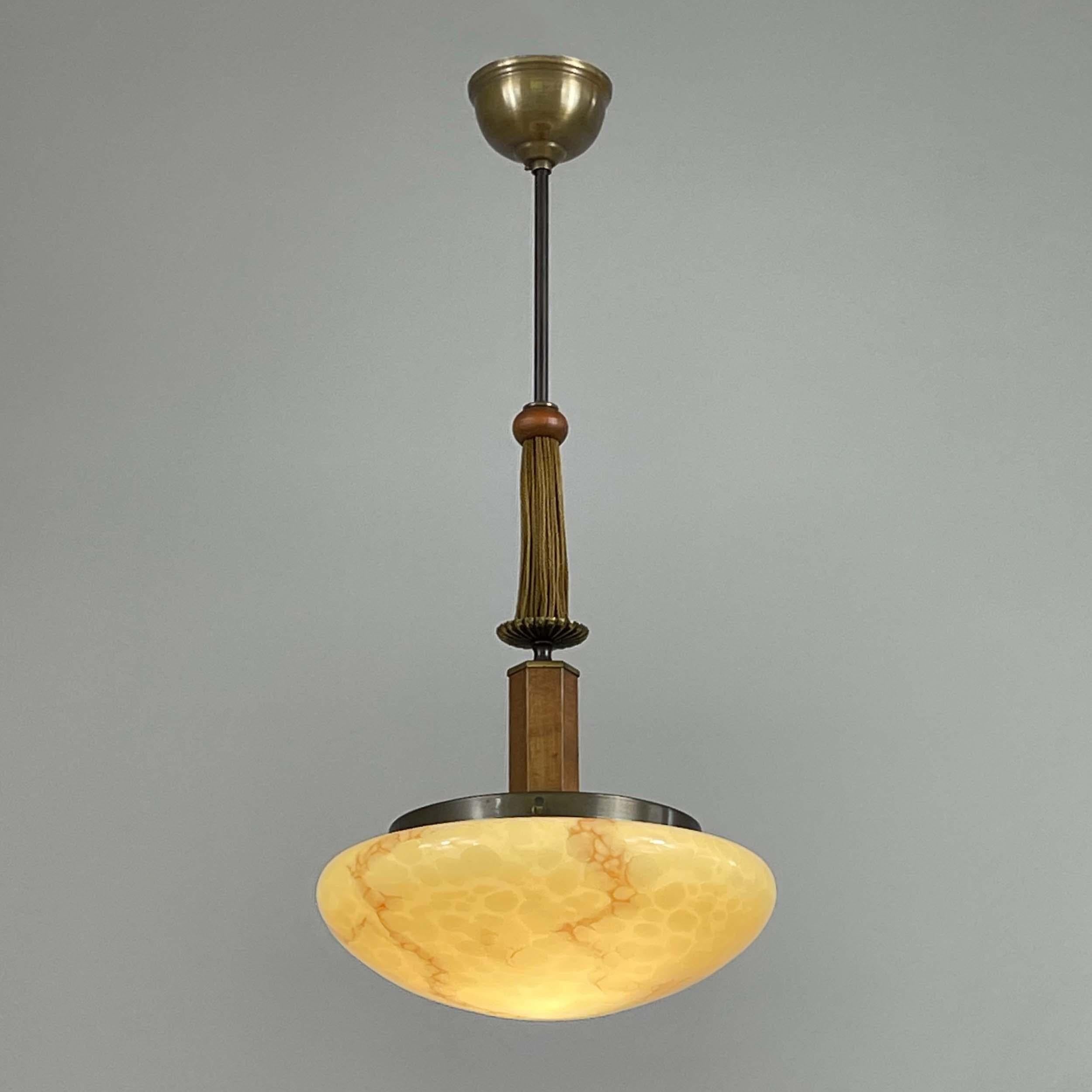 Colgante Art Déco de vidrio opalino jaspeado, Alemania Años 30 Art Decó en venta
