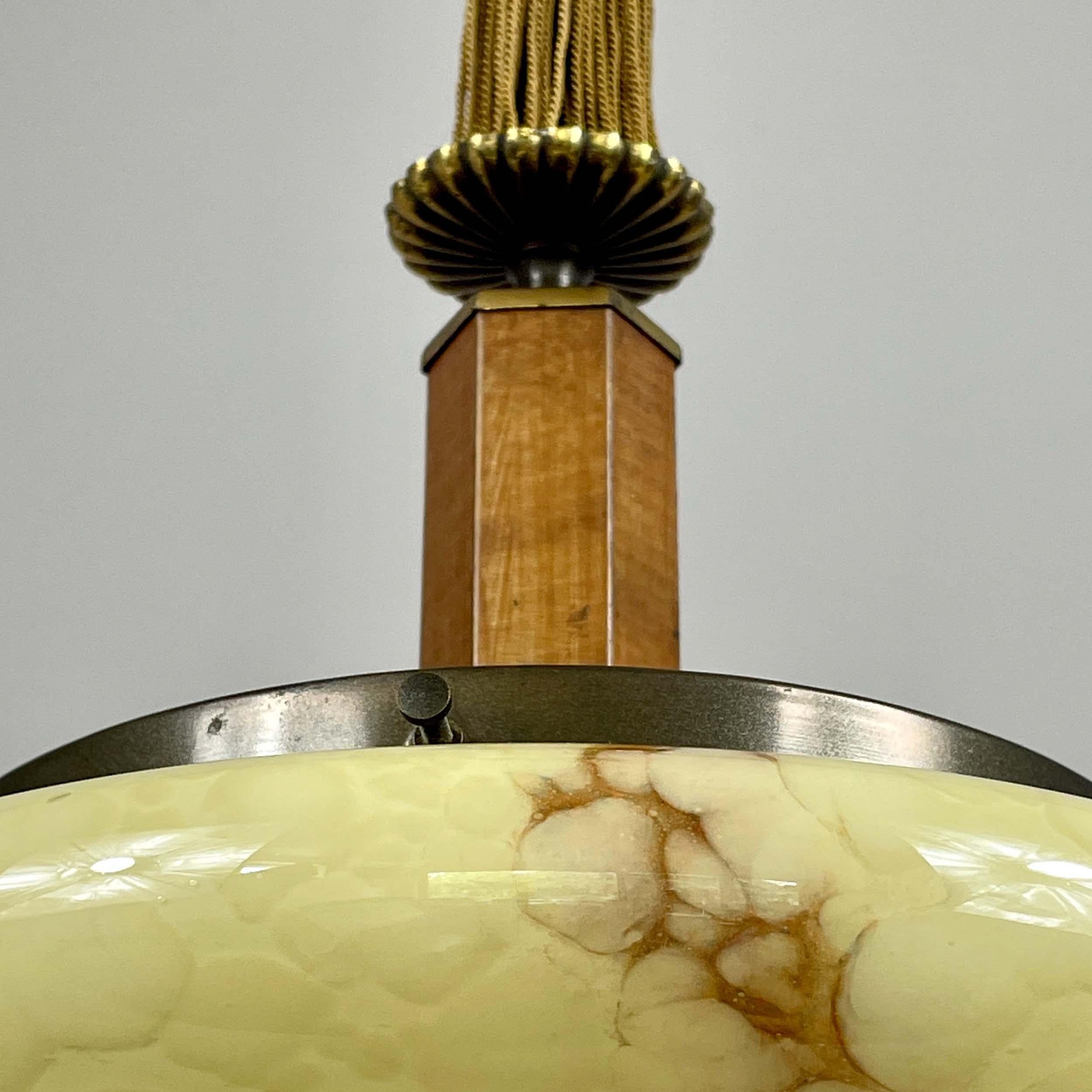 Colgante Art Déco de vidrio opalino jaspeado, Alemania Años 30 en venta 1
