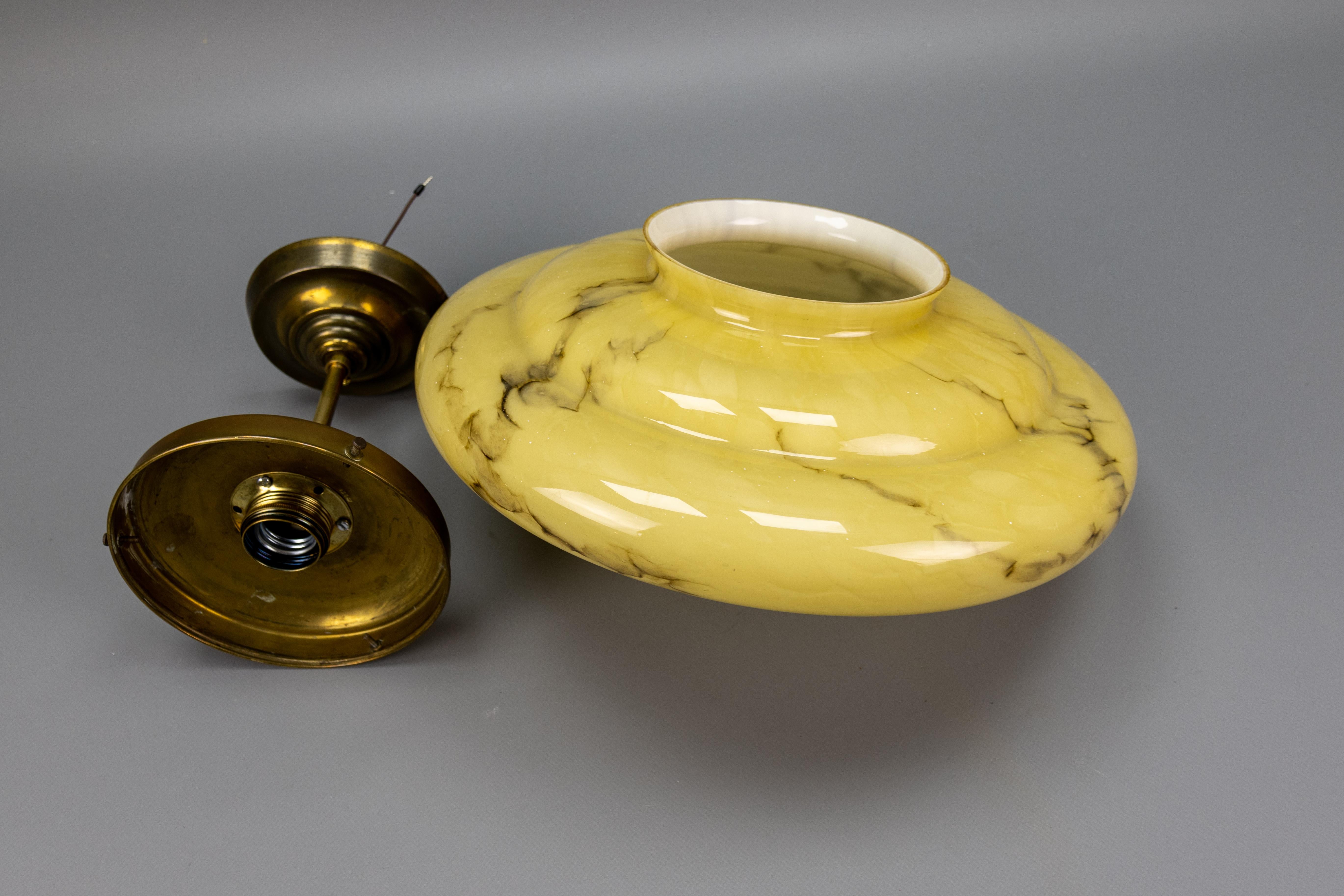 Art Deco Marbled Yellow and Brown Glass and Brass Pendant Light, 1930s For Sale 13