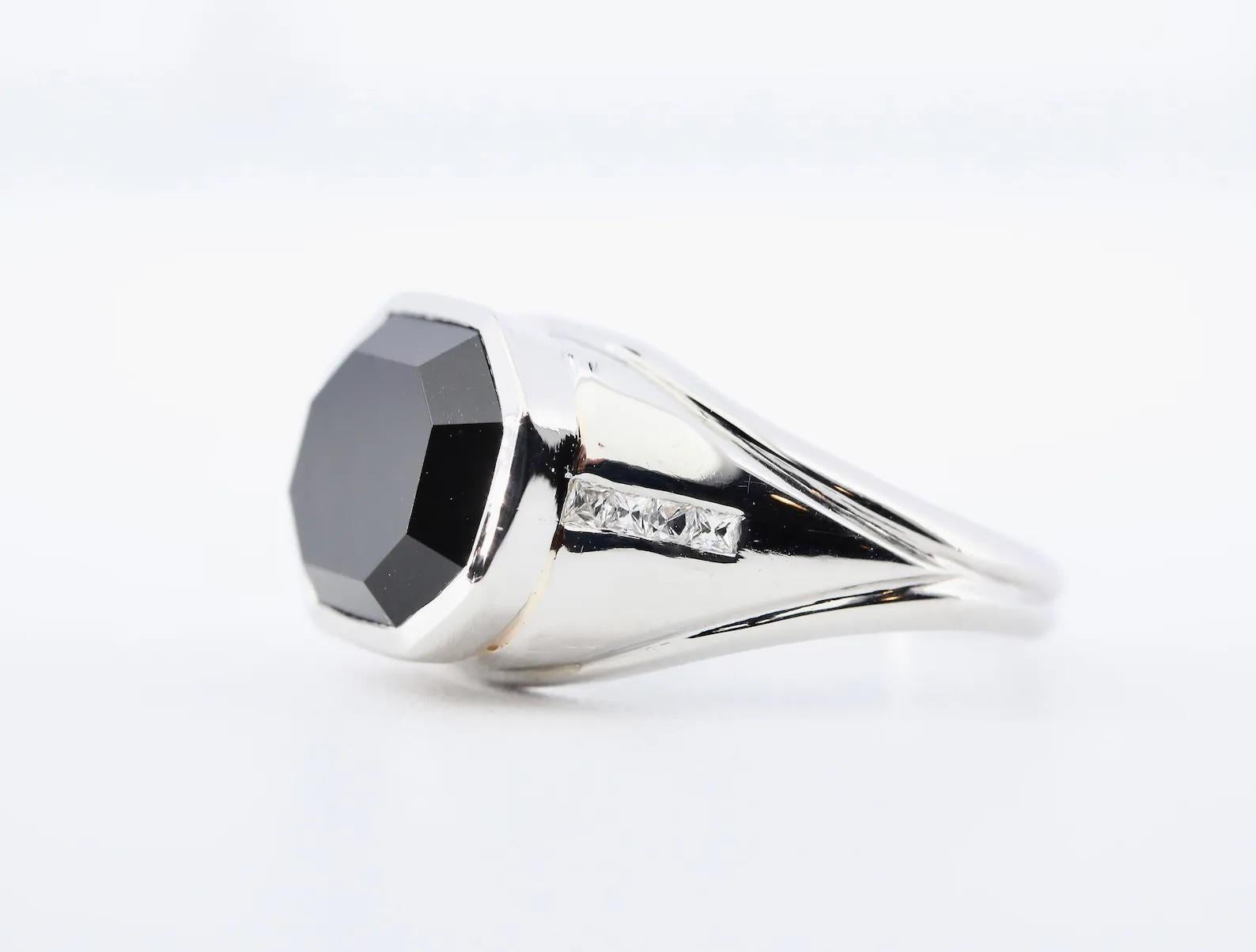 Art Deco Marcus & Co Black Spinel and French Cut Diamond Ring in Platinum In Good Condition For Sale In Boston, MA