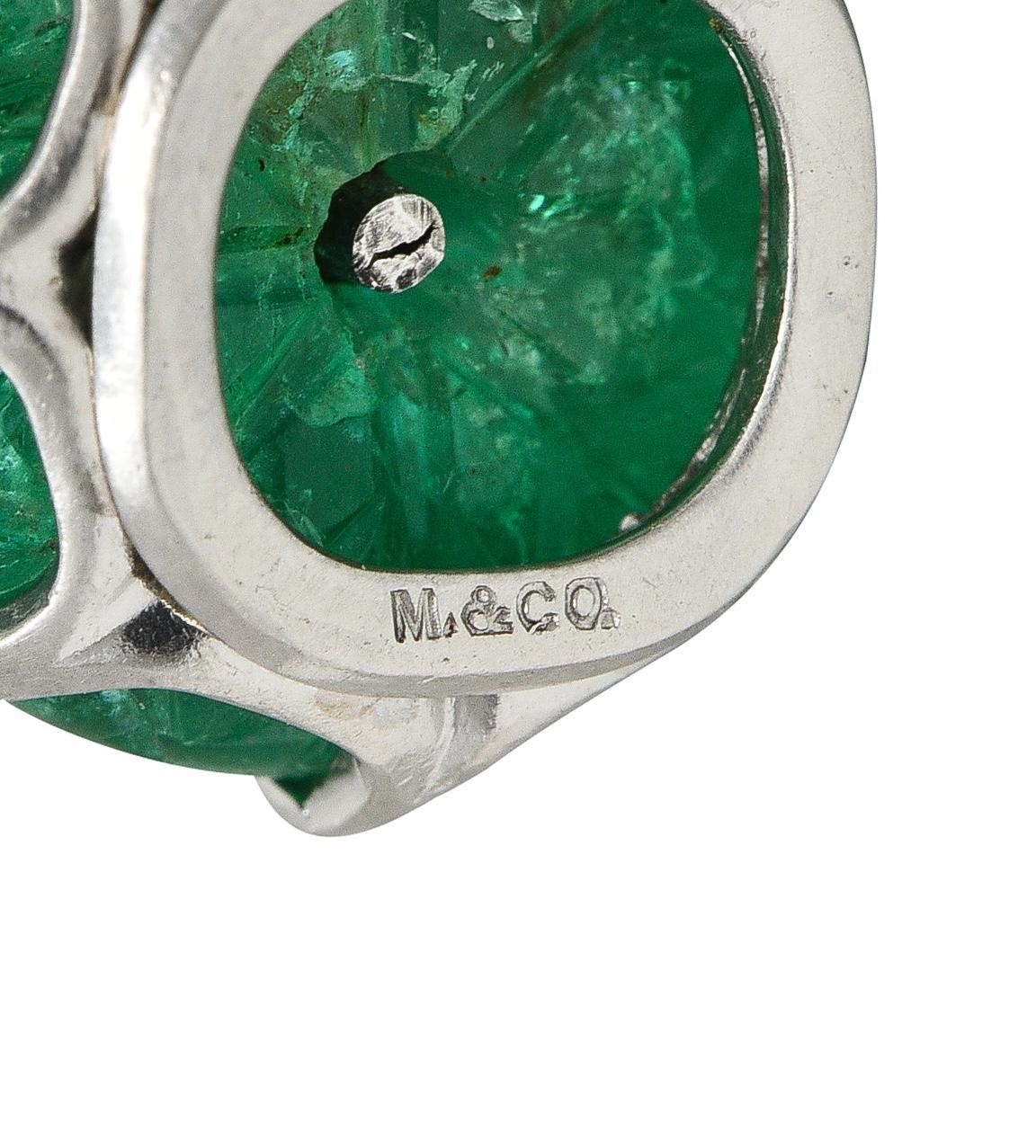 Art Déco Marcus & Co. Collier de gouttes d'émeraude, de diamant et de platine, à motif floral en vente 2