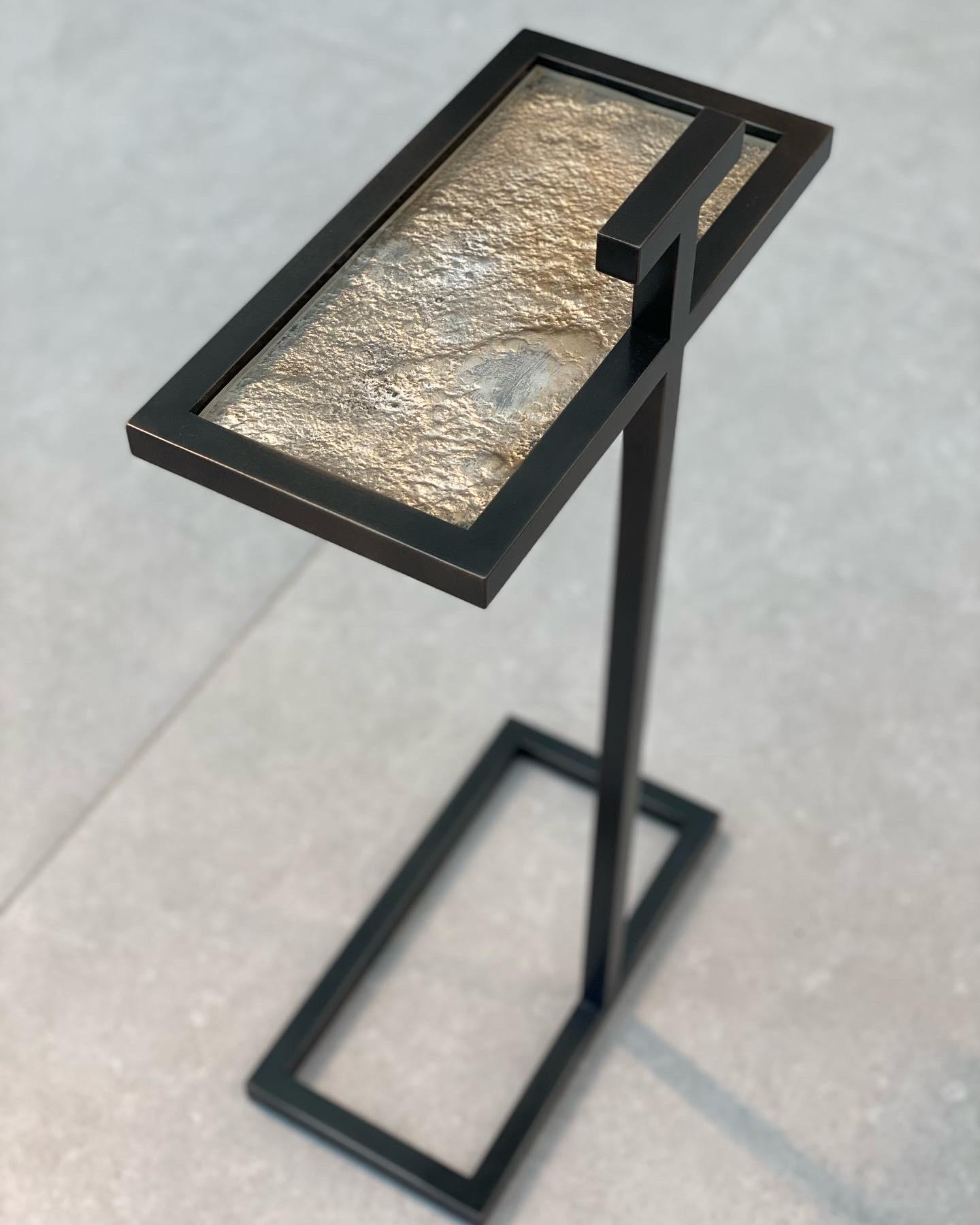 XXIe siècle et contemporain Table Martinez Martini faite sur mesure en acier noirci et verre glacier en vente