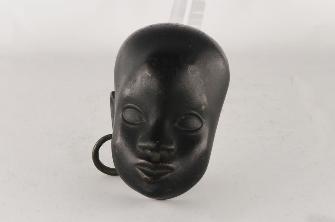 Art Deco Mask Attributed to Karl Hagenauer In Good Condition For Sale In Buenos Aires, Argentina