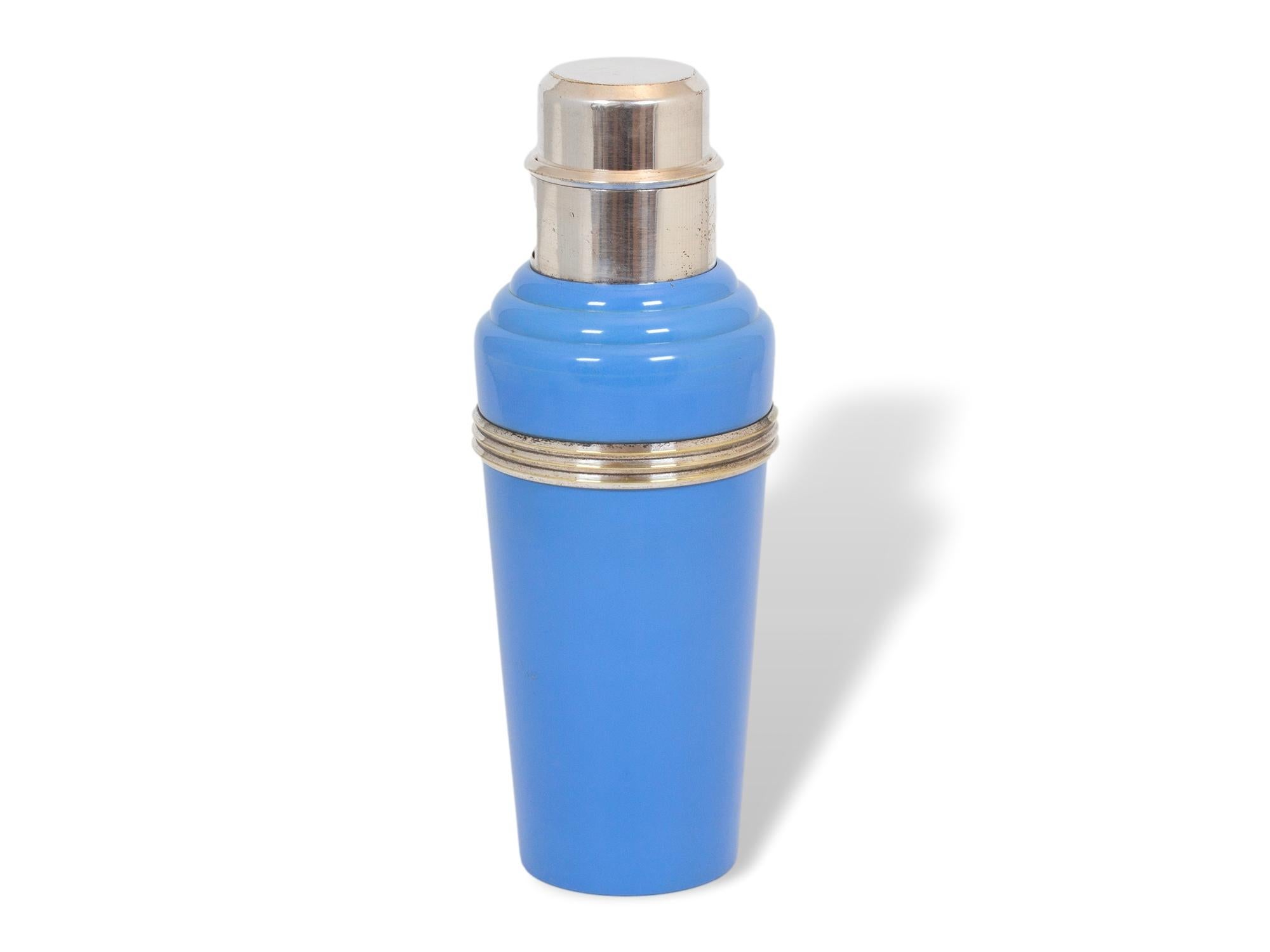 Pastel Blue Colour Body

From our Barware collection, we are delighted to offer this Art Deco Master Incolor Blue Cocktail Shaker. The Cocktail Shaker a world famous icon from the Art Deco period with its Blue bakelite (moulded urea formaldehyde)