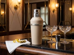 Art Deco Master Incolor Cocktail Shaker aus cremefarbenem Bakelit