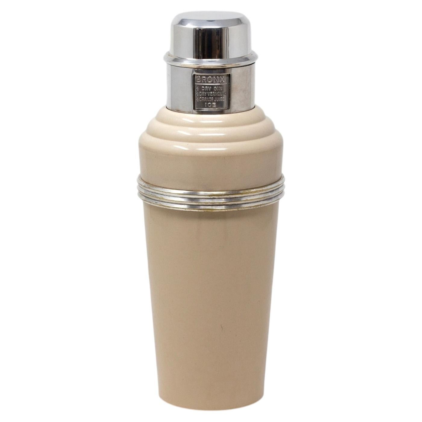 Art Déco Master Incolor Cocktail Shakers en bakélite crème
