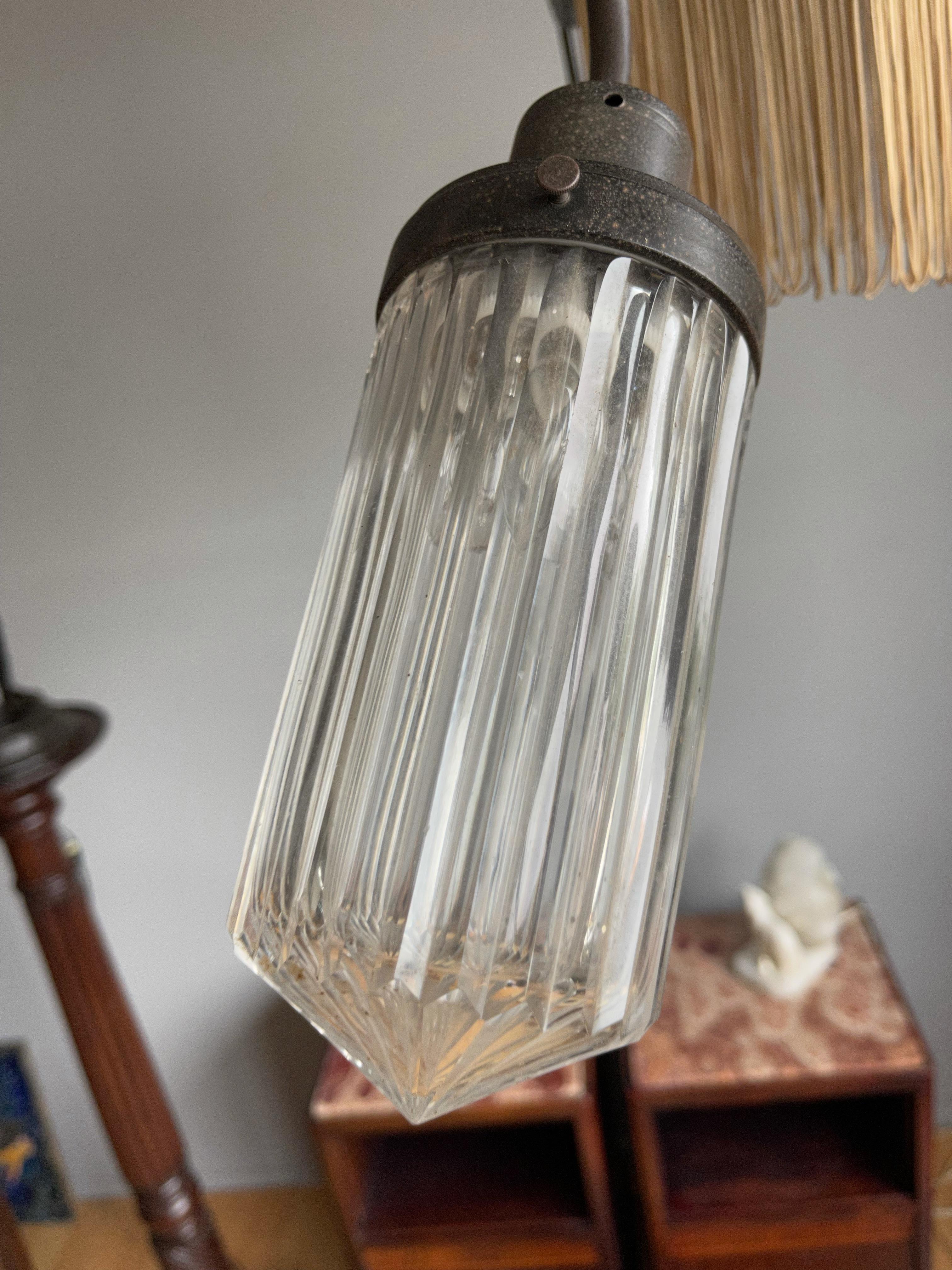 Capolavoro dell'Art Déco, lampadario in bronzo con. Splendide sculture di cigno nero, 1920 in vendita 8