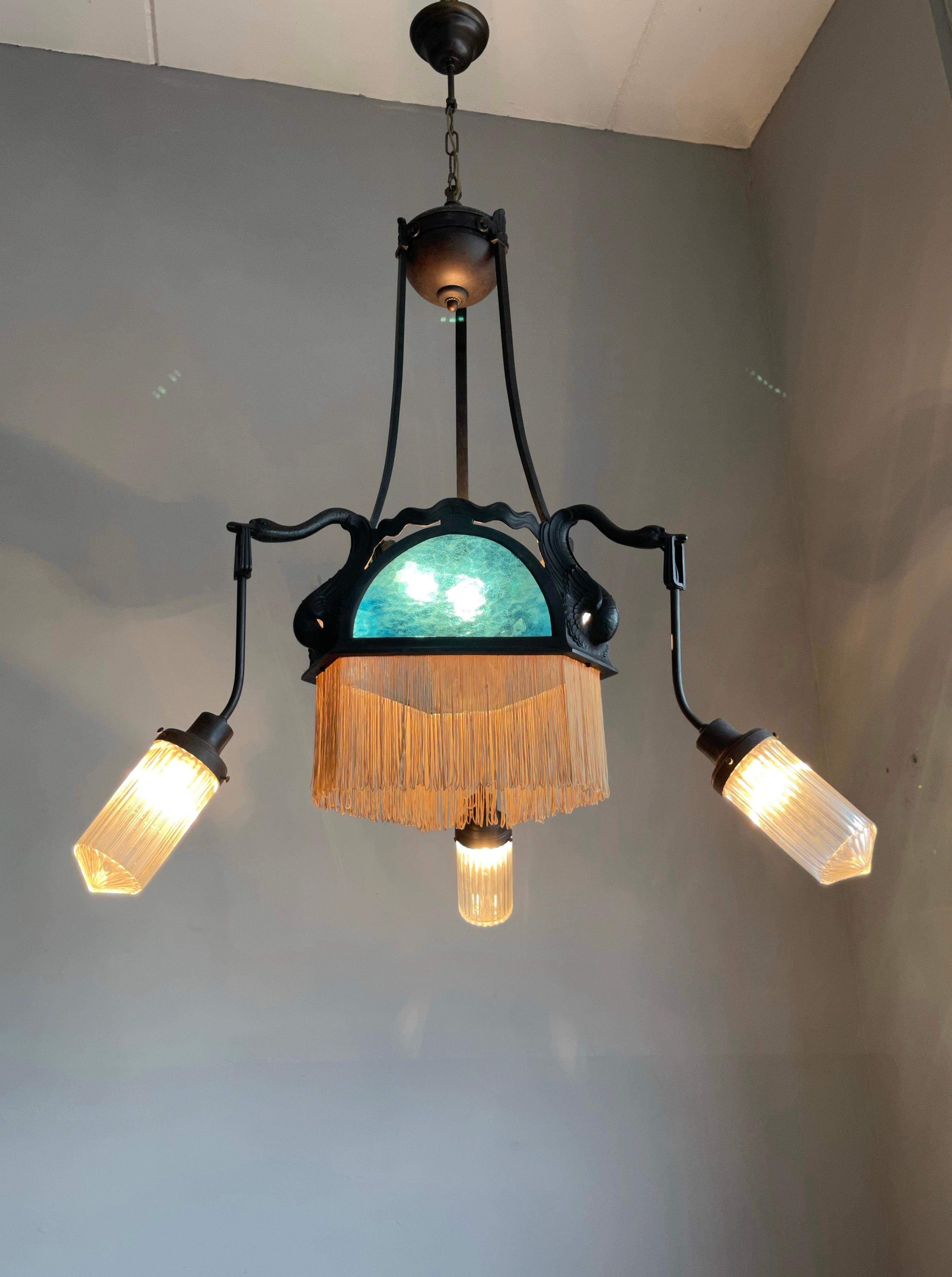 Capolavoro dell'Art Déco, lampadario in bronzo con. Splendide sculture di cigno nero, 1920 in vendita 9