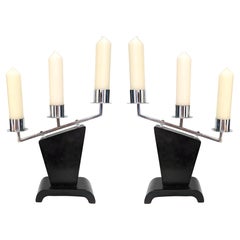 Paire de candélabres assortis Art déco modernes des années 1930 à gradins