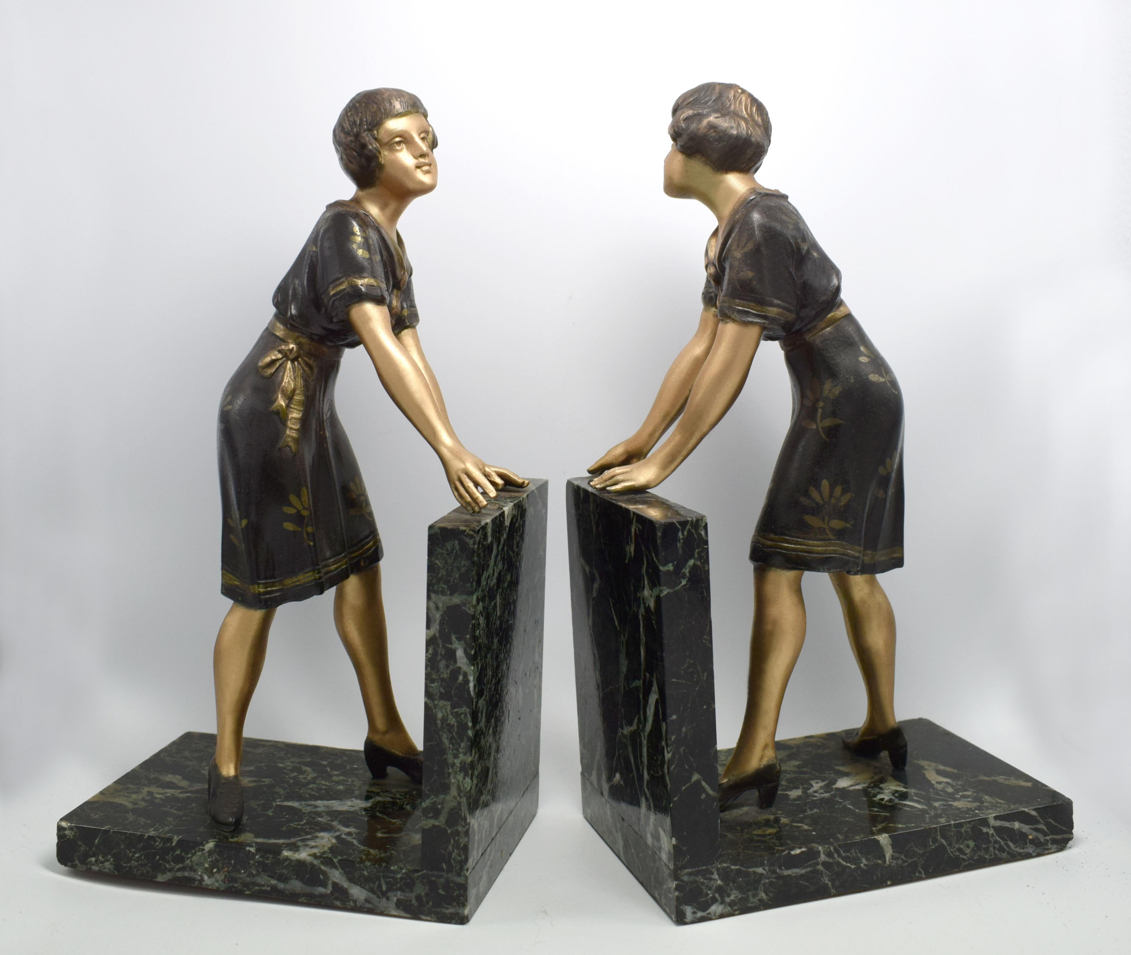 Art Deco Matching Pair of Figural Bookends, circa 1930s 1