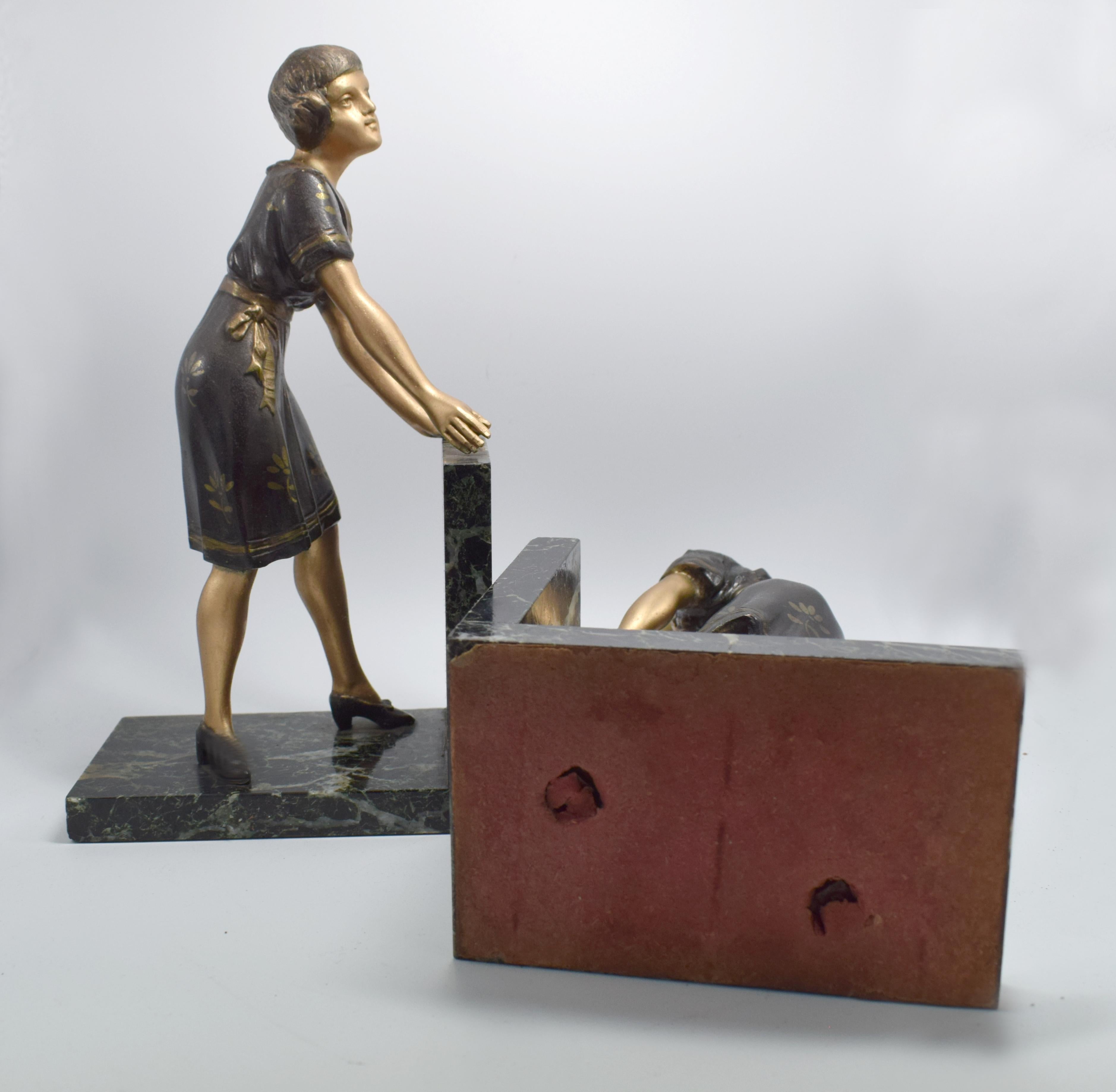 Art Deco Matching Pair of Figural Bookends, circa 1930s 2