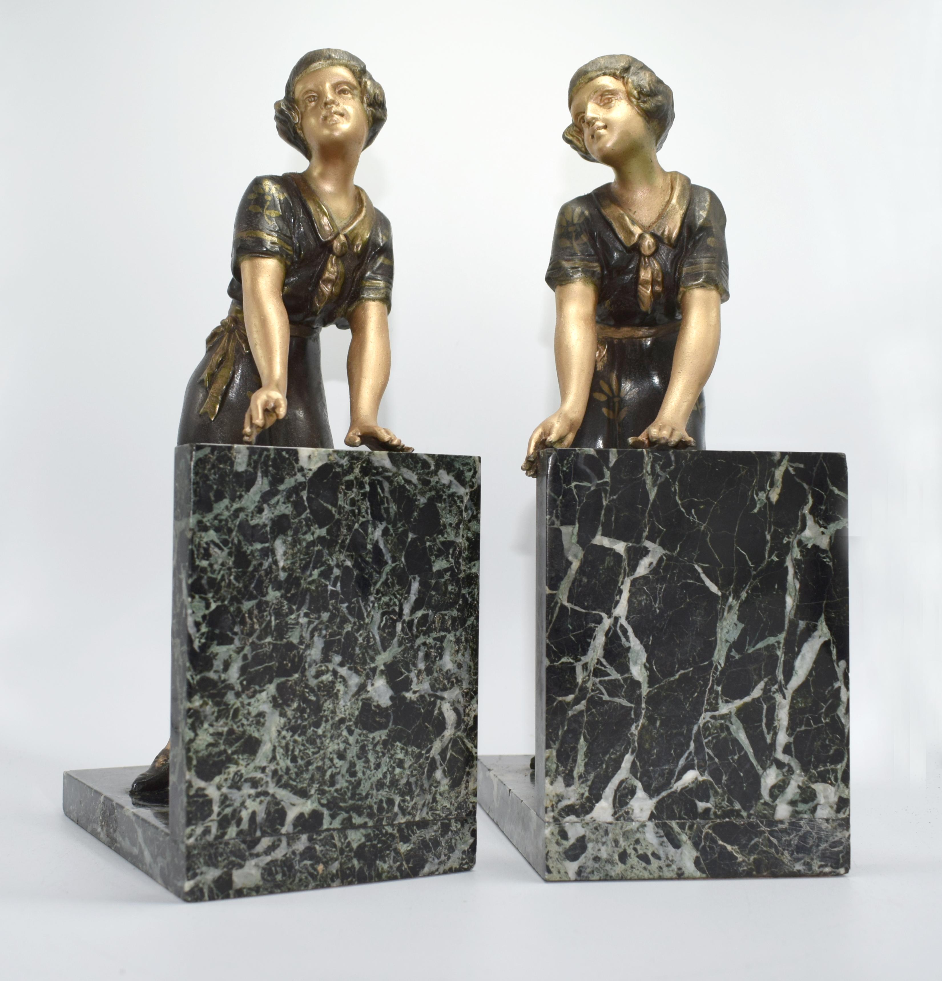 Art Deco Matching Pair of Figural Bookends, circa 1930s 3