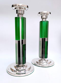 Coppia di candelieri in nichel-argento e vetro in stile Art Déco, 1930 ca.