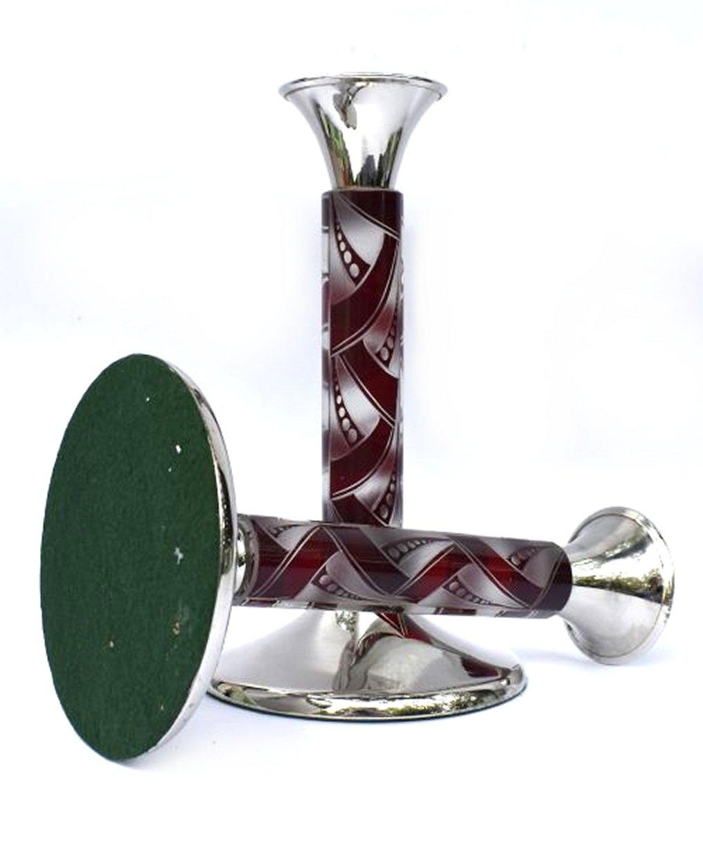 Europeo Coppia di candelieri in nichel-argento e vetro in stile Art Déco, 1930 ca. in vendita