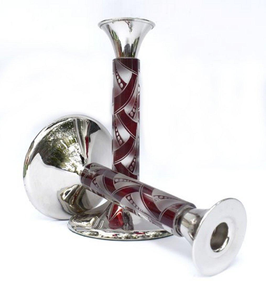 Vetro Coppia di candelieri in nichel-argento e vetro in stile Art Déco, 1930 ca. in vendita