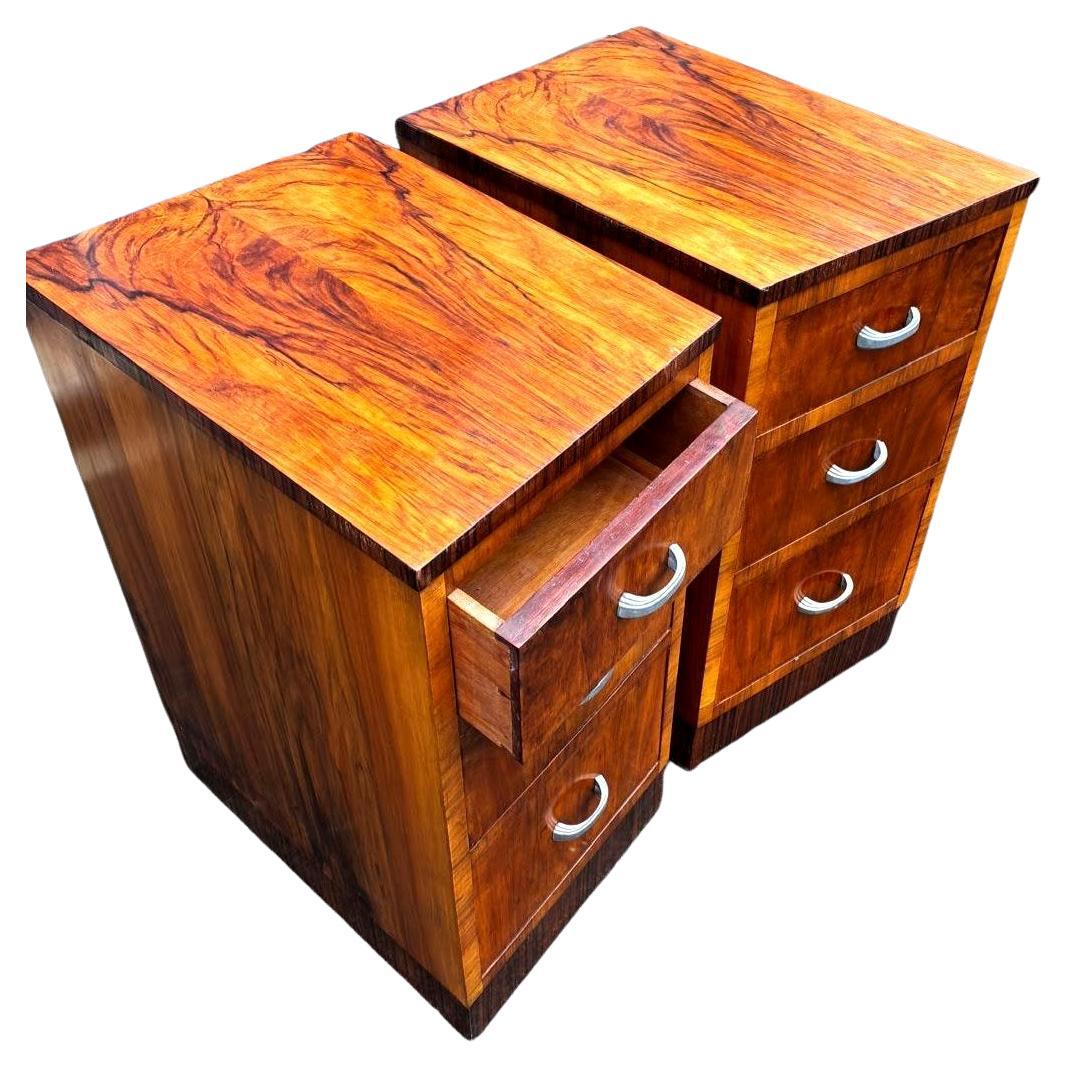 Anglais Paire de tables de chevet en noyer, Art déco, anglaises, c1930