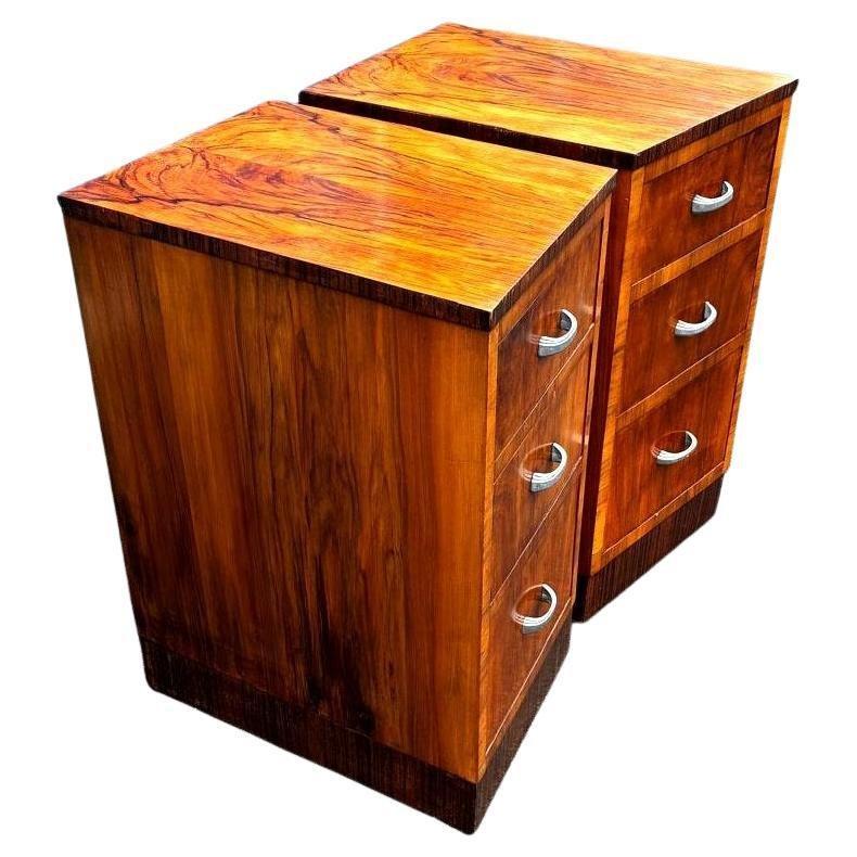 Paire de tables de chevet en noyer, Art déco, anglaises, c1930 3