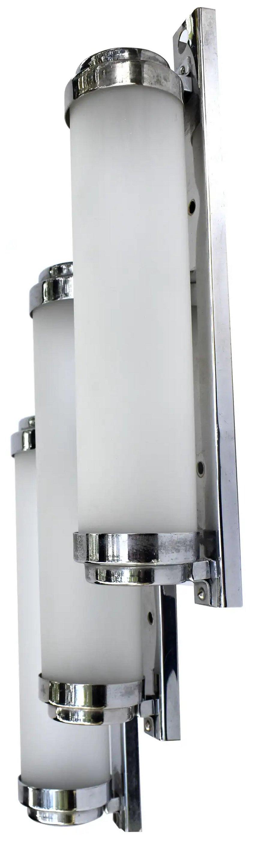 Juego Art Decó de 3 Apliques Tubulares de Cristal y Cromo, c1930 en venta 2