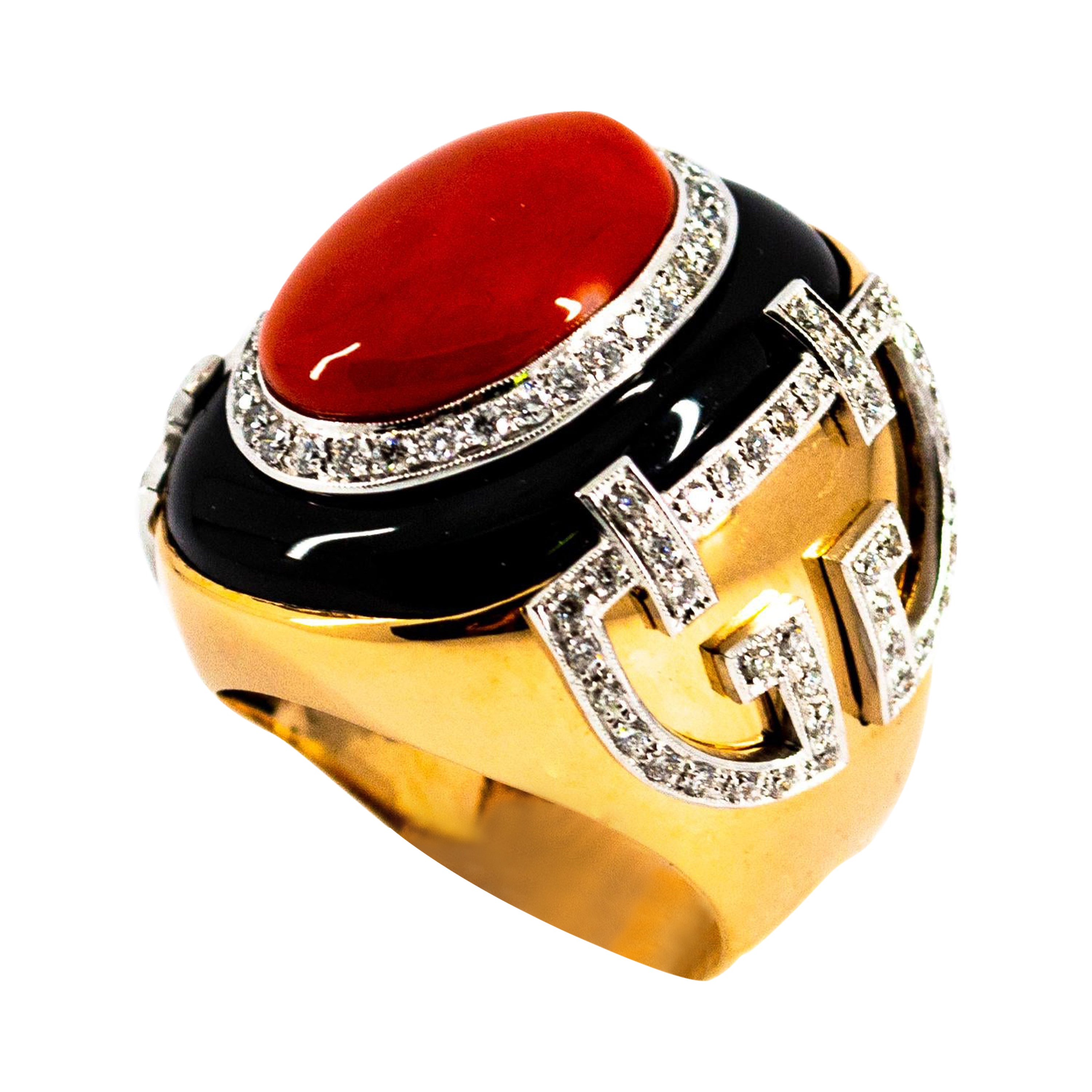 Anello da cocktail in oro giallo Art Deco Mediterranean Red Coral White Diamond Onyx