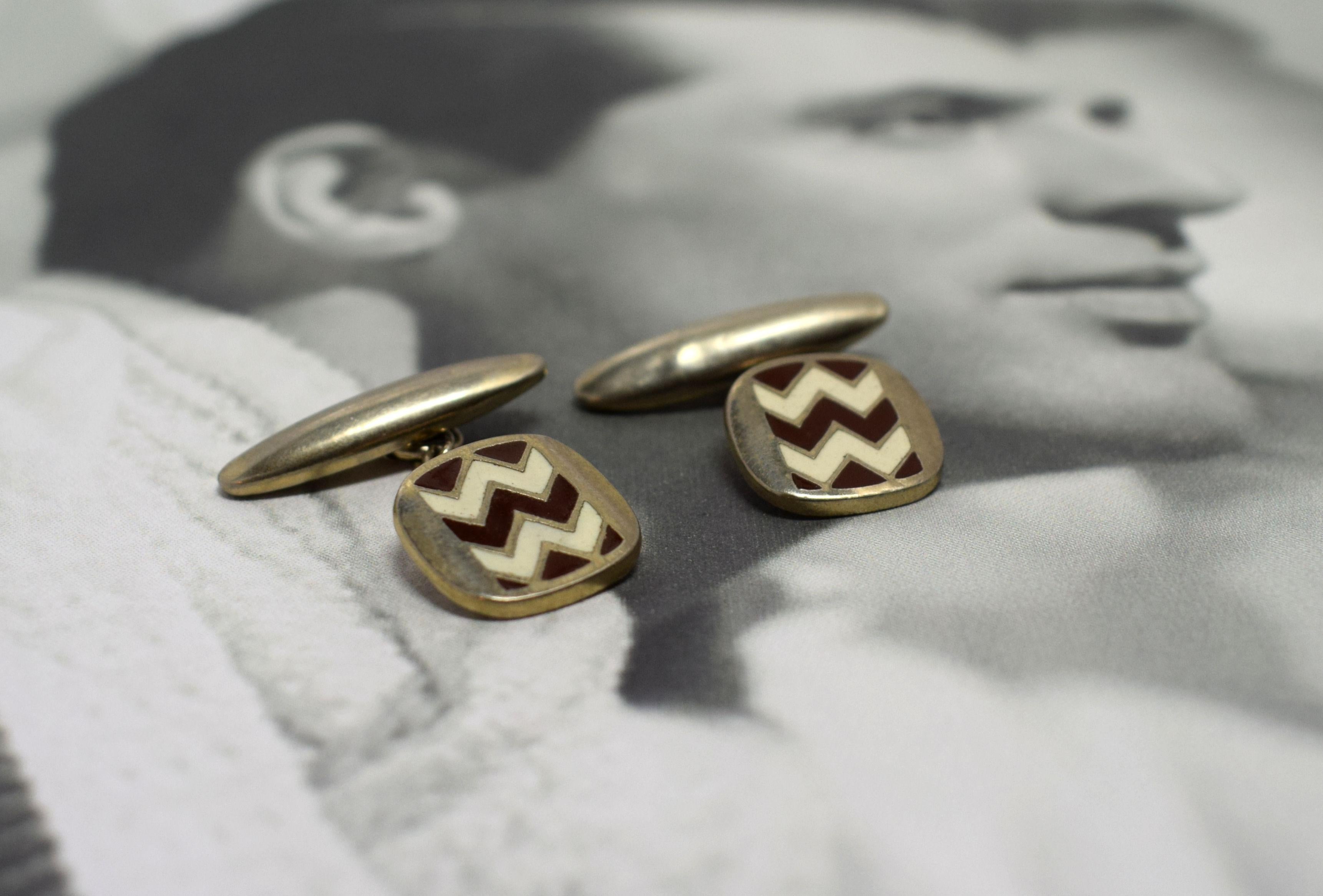 For your consideration is this fabulous pair of English Art Deco cufflinks in gold tone metal and enamel in a zig zagging pattern dating to the 1930's. Great styling and colour, can't be confused with any other era can they? Condition is great with