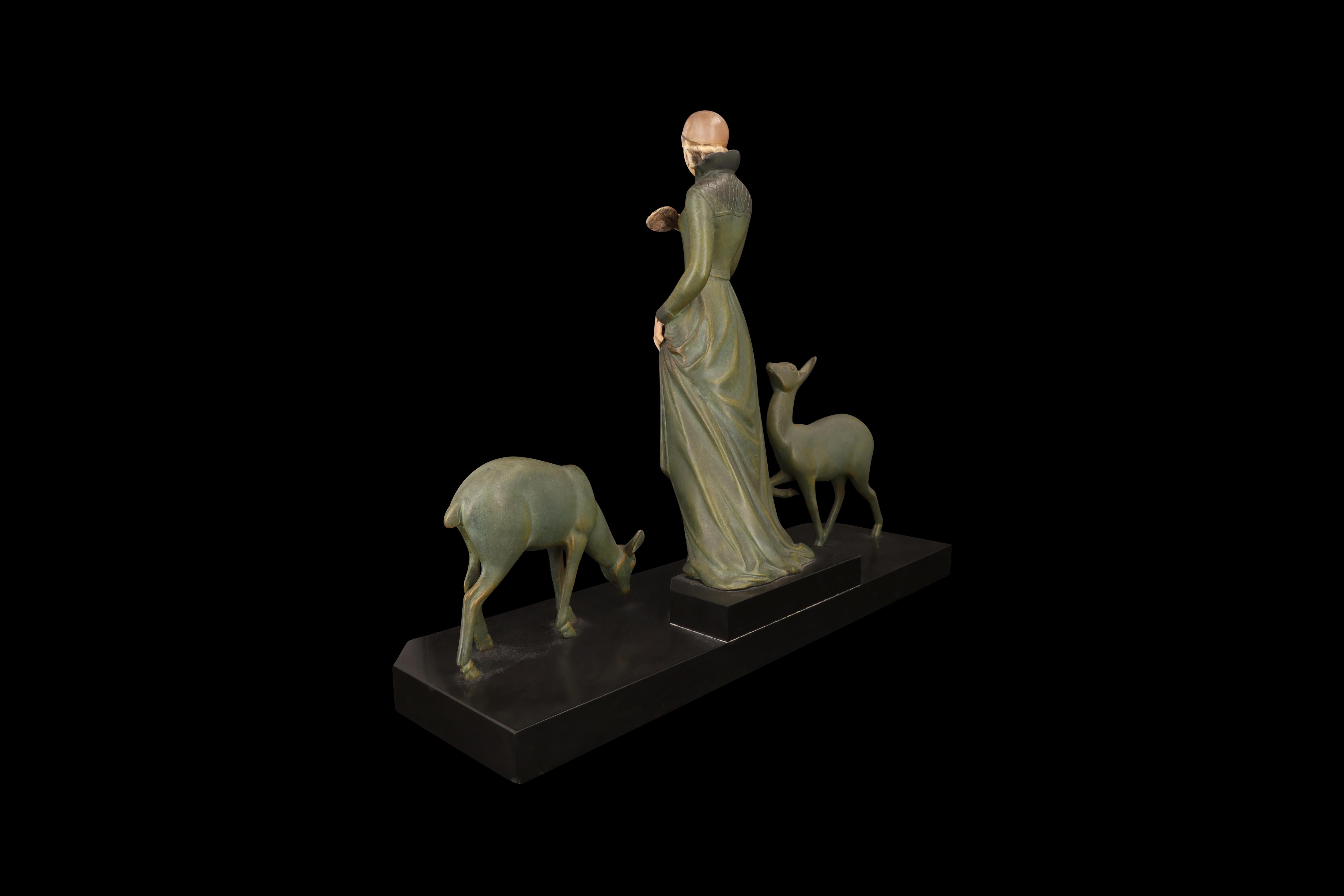 Patinato Scultura in metallo Art Deco 