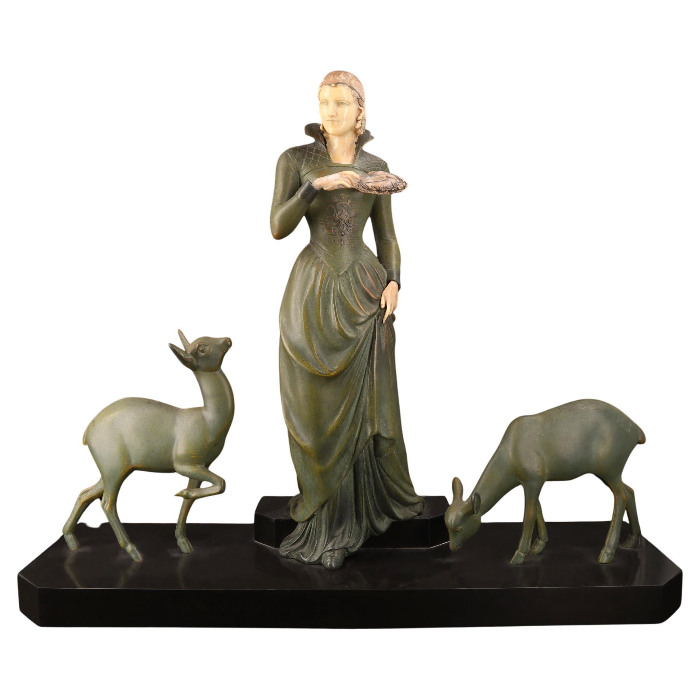 Metallskulptur im Art déco-Stil "Die Dame mit dem Reh" von Menneville (Ugo Cipriani)