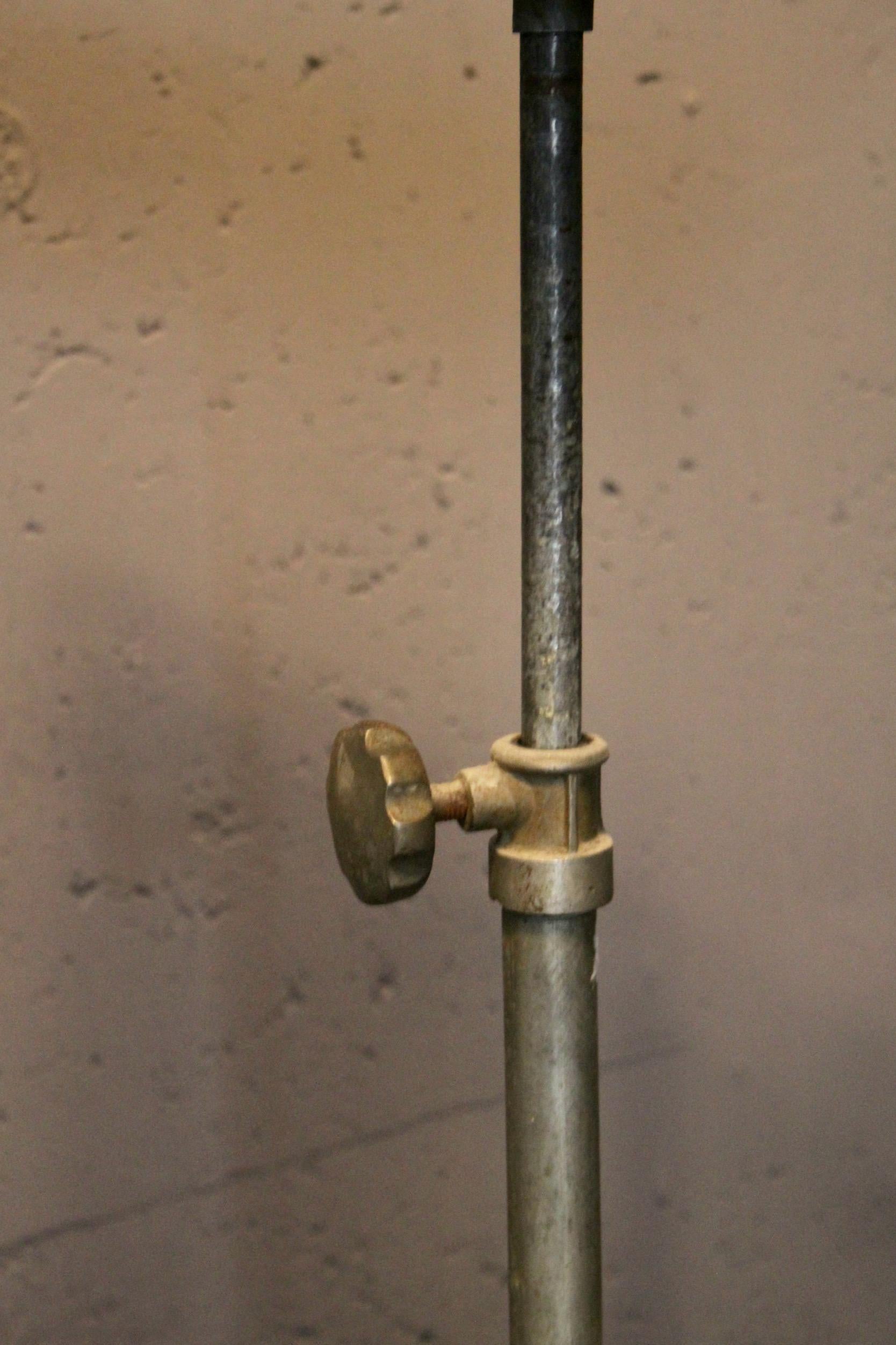 Tavolo da scrittura in metallo Art déco in vendita 1